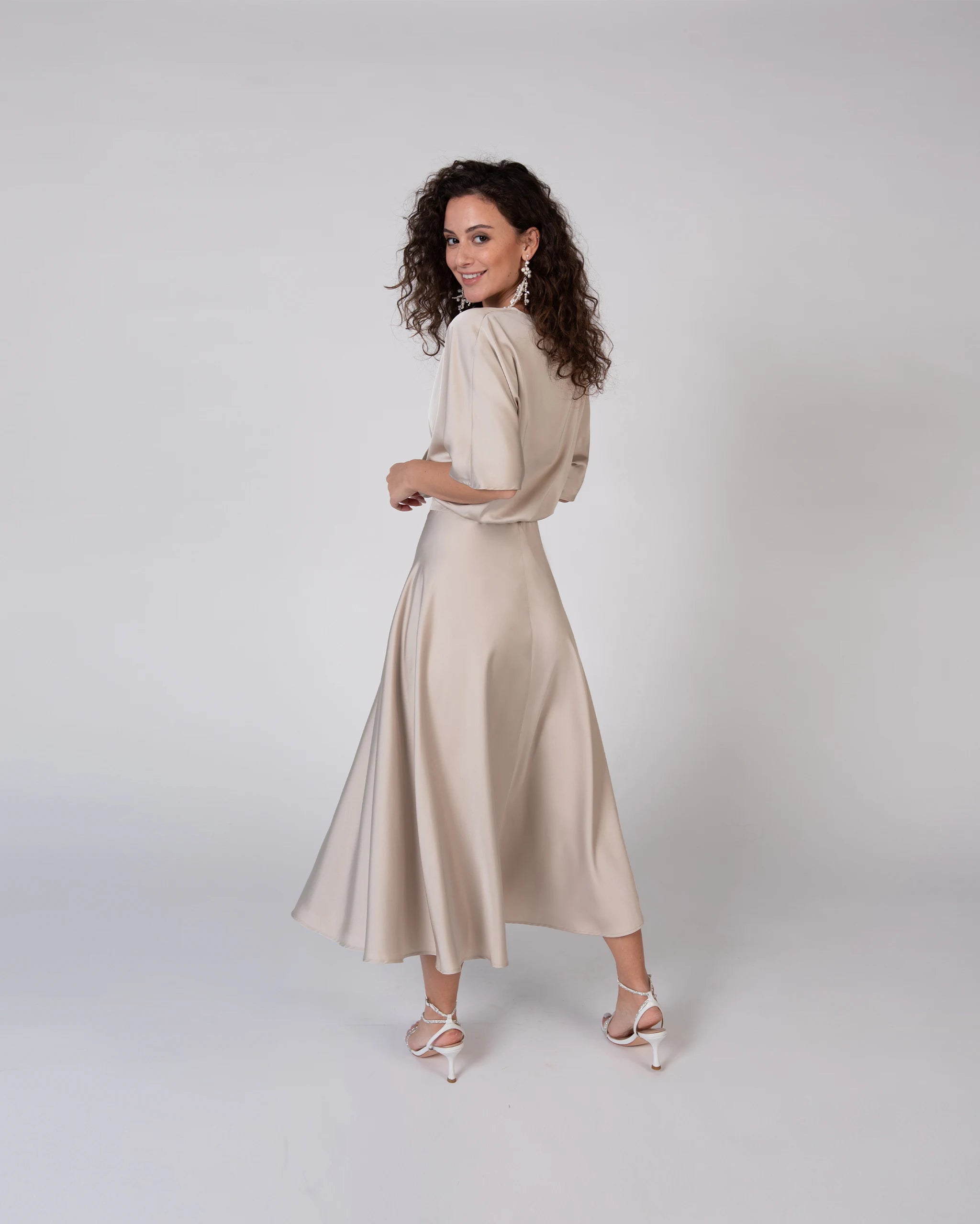 Elegantes Abendkleid mit A-Linien Satinrock und Bluse - Ansicht Seite