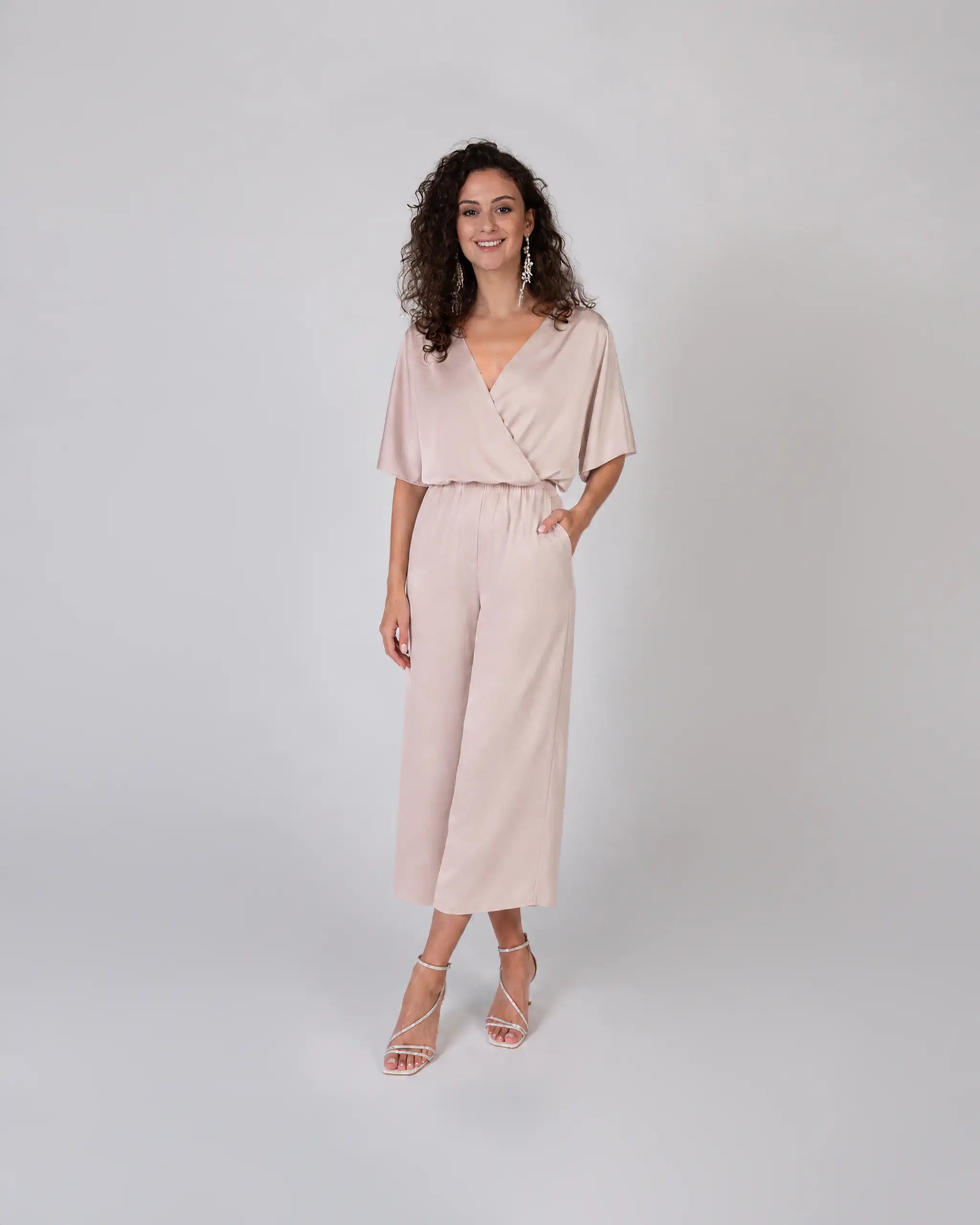 Jumpsuit für festliche Anlässe sowie Brautjungfern in Rosa - Ansicht vorne
