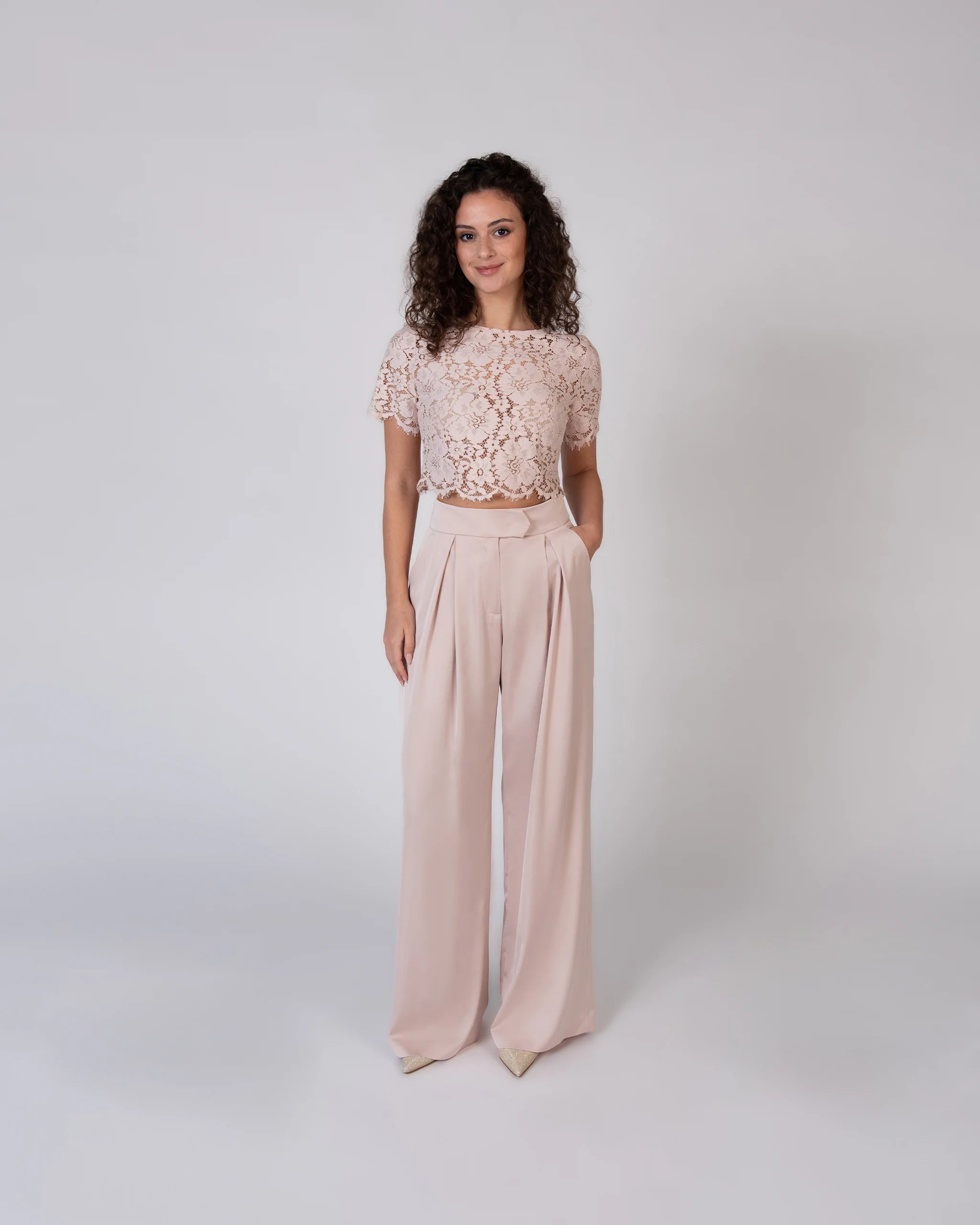 Abendkleid Zweiteiler bestehend aus Spitzen Top und weiter Hose - Ansicht vorne