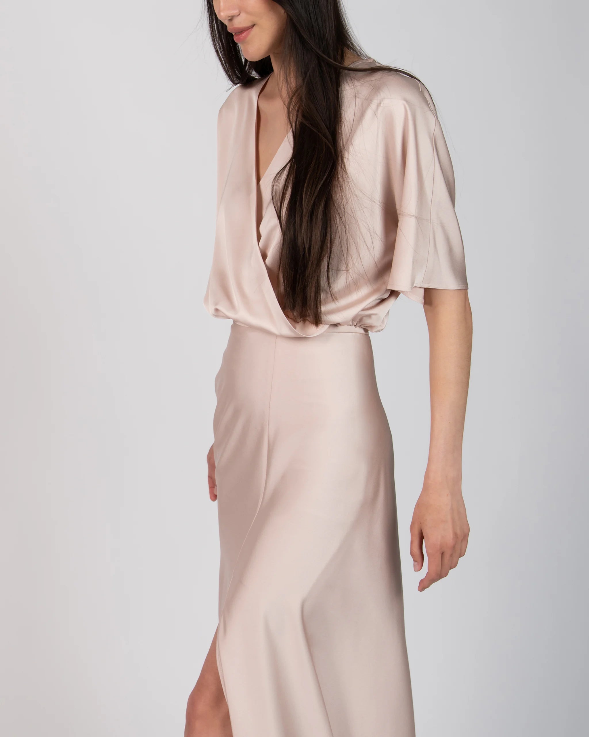 Stilvolles Abendkleid mit Satinbluse und Rock in A-Linie - Detailansicht