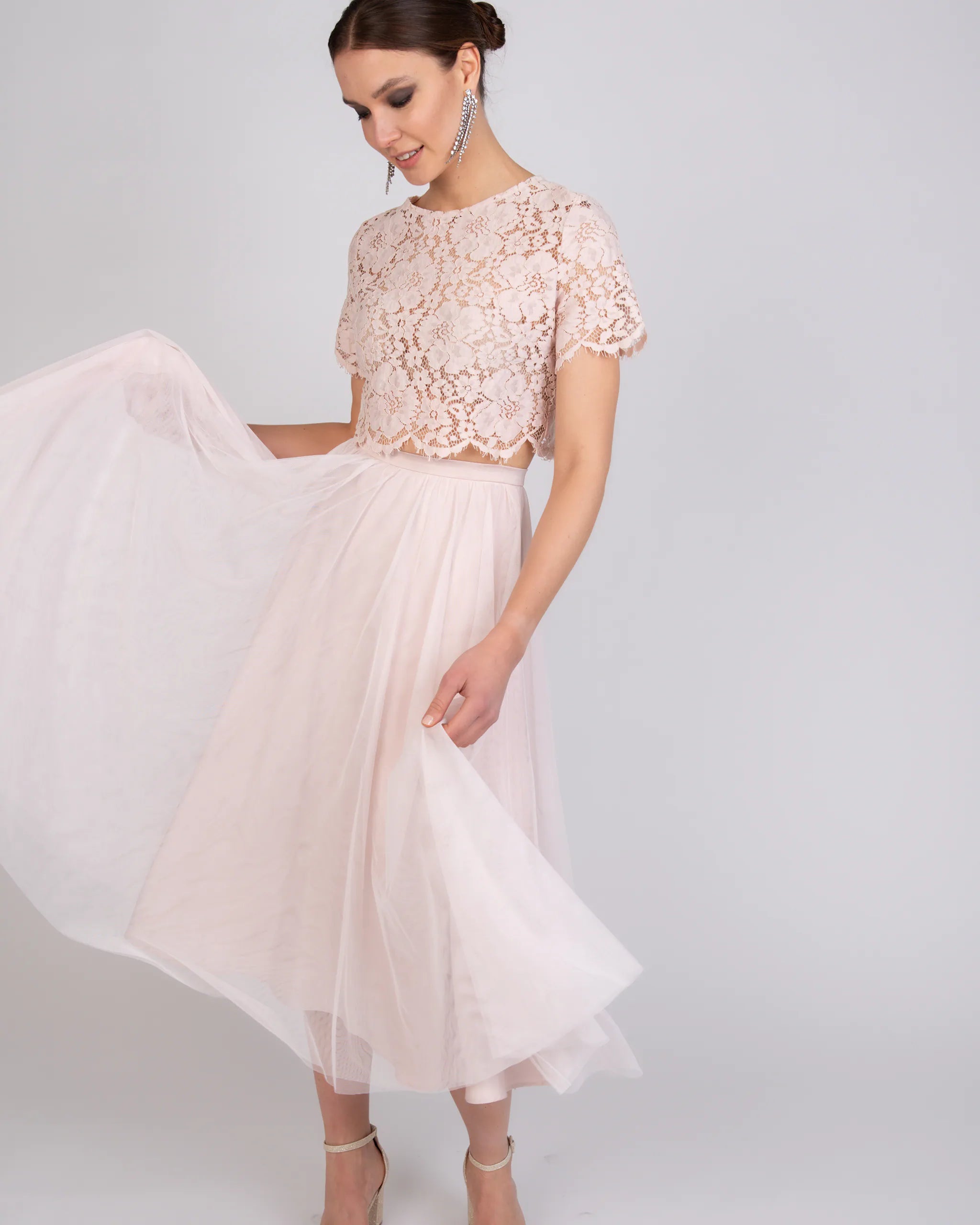 Kurzarm Crop Top aus Vintage Spitze in rosa Ansicht vorne