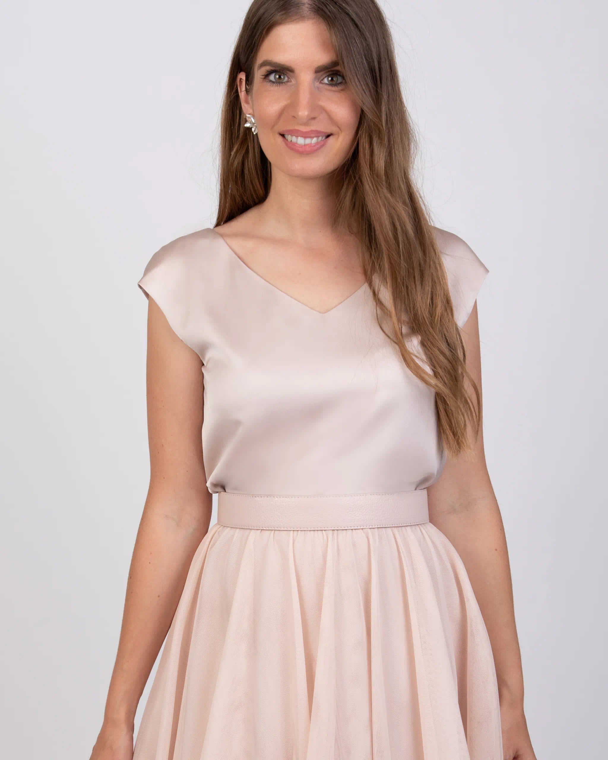 Satin Top mit V-Ausschnitt in rosa Ansicht vorne