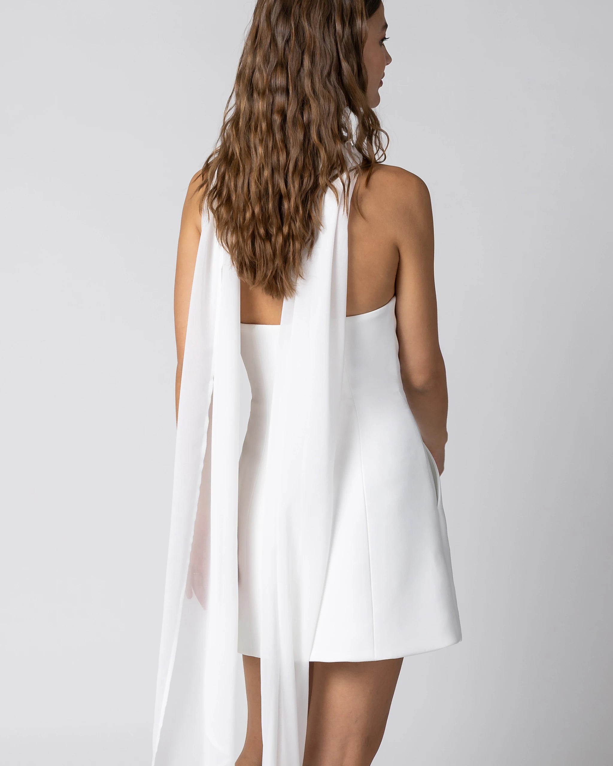 Kurzes Off-Shoulder Brautkleid Ansicht hinten