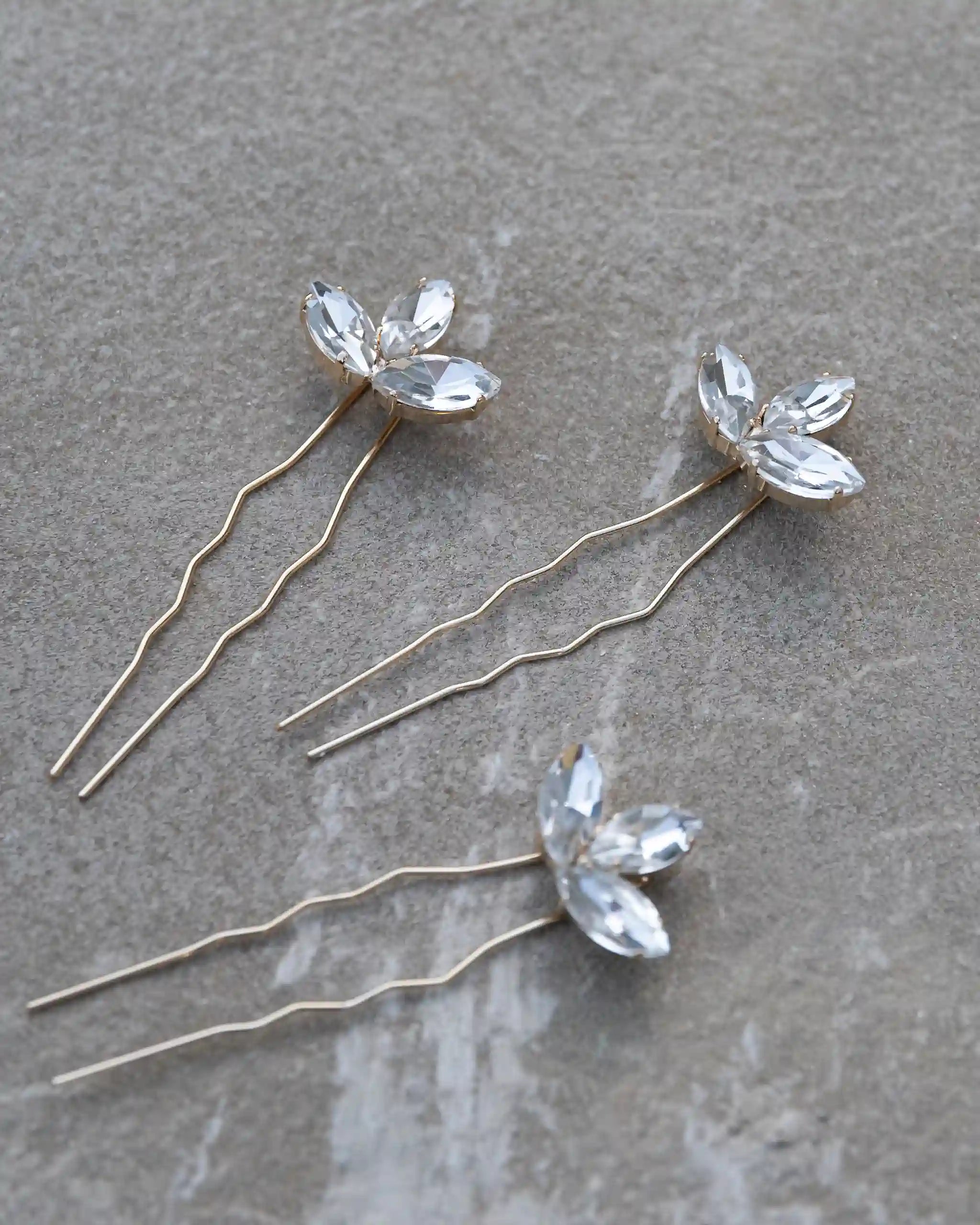 Haarnadeln mit Kristallen Detailaufnahme