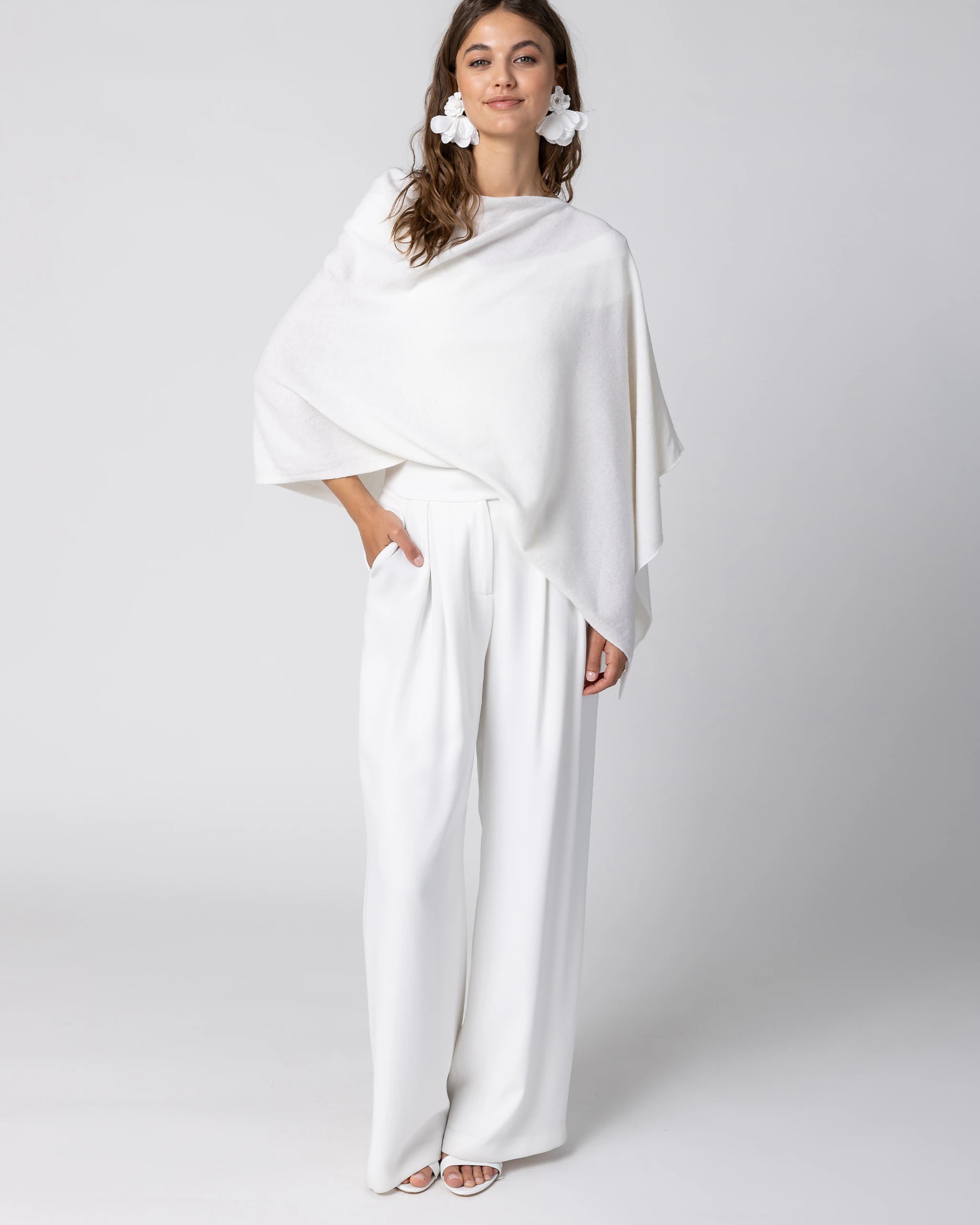 Braut Poncho in Ivory Ansicht vorne