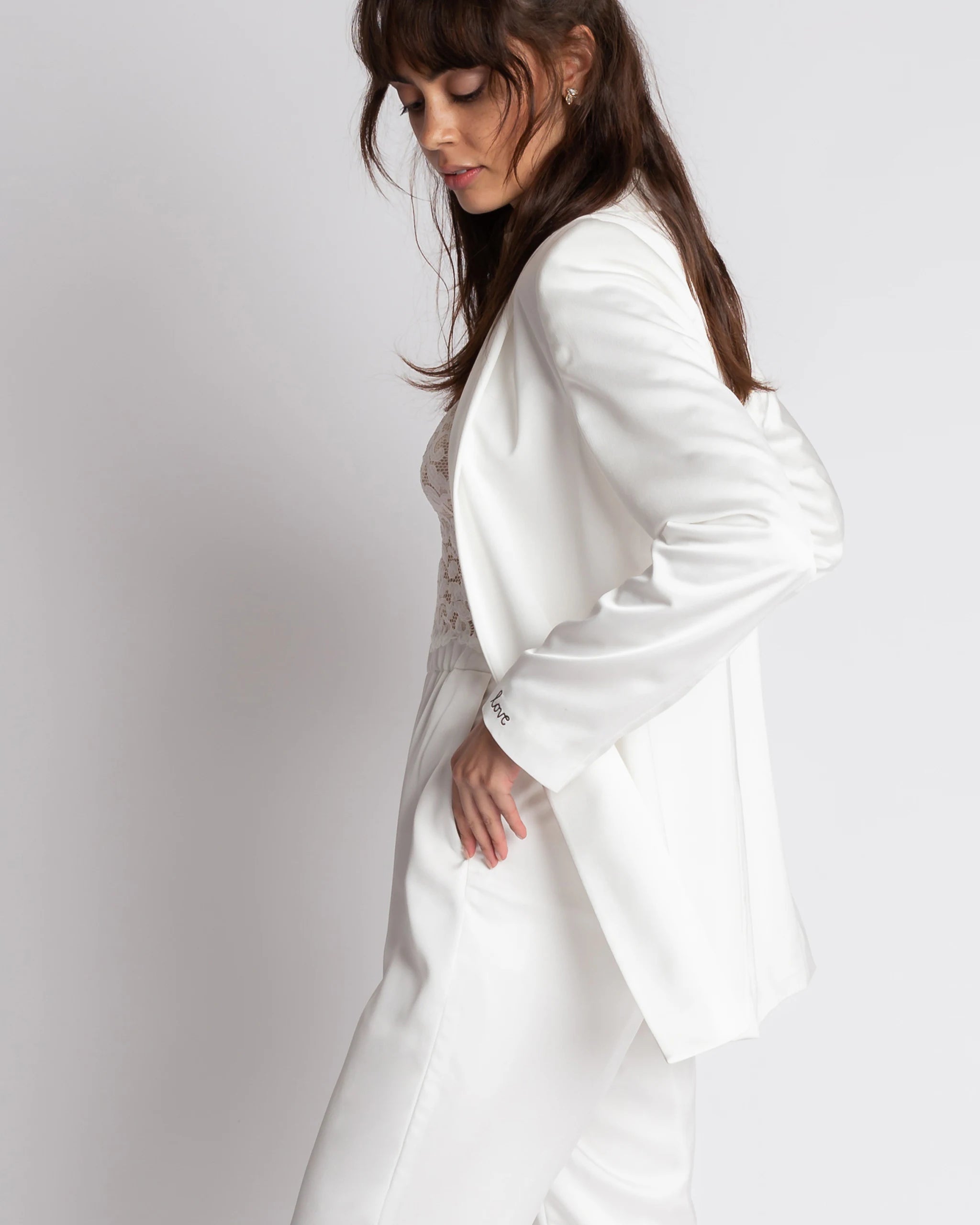 Jumpsuit für die Braut mit Boho Crop Top mit Stehkragen - Detailansicht