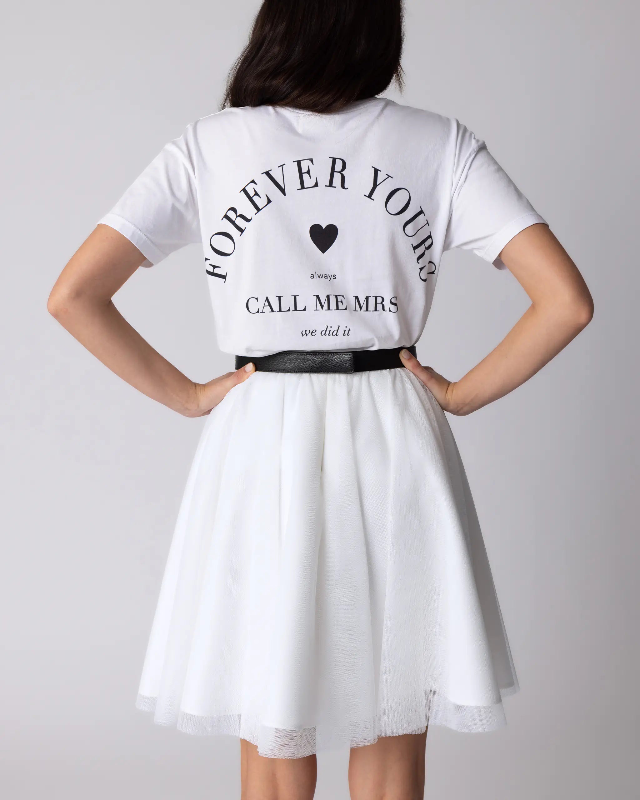 Standesamt Outfit mit Braut T-Shirt und kurzem Tüllrock