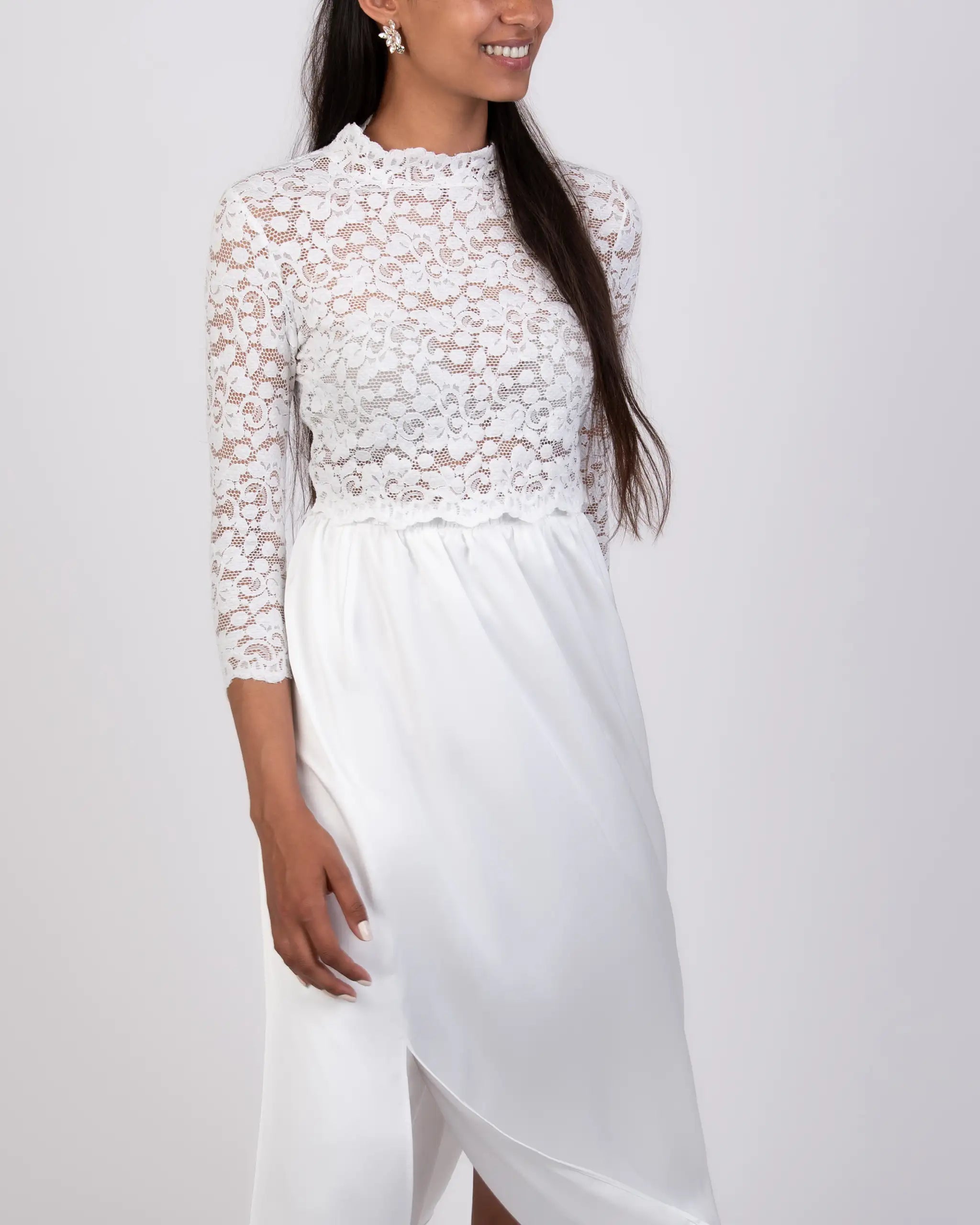 Standesamt Outfit mit Top im Boho Stil Detailansicht