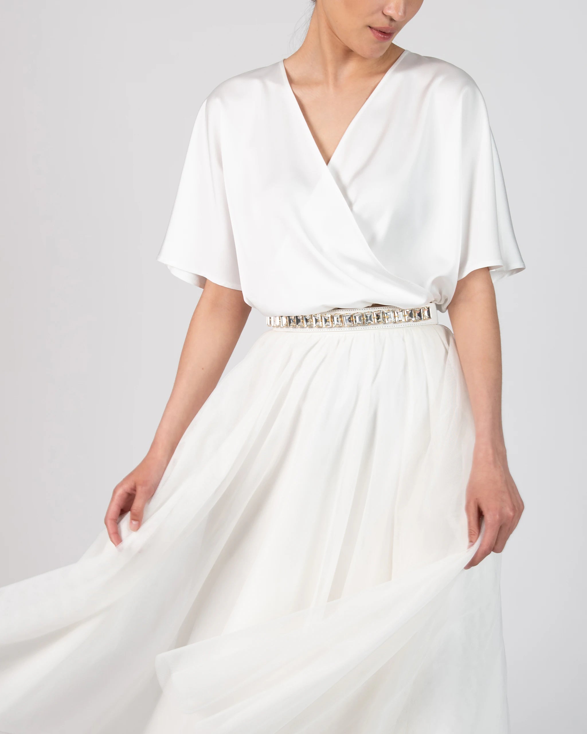 Schlichtes Standesamtkleid mit Satinbluse und Tüllrock Detailansicht