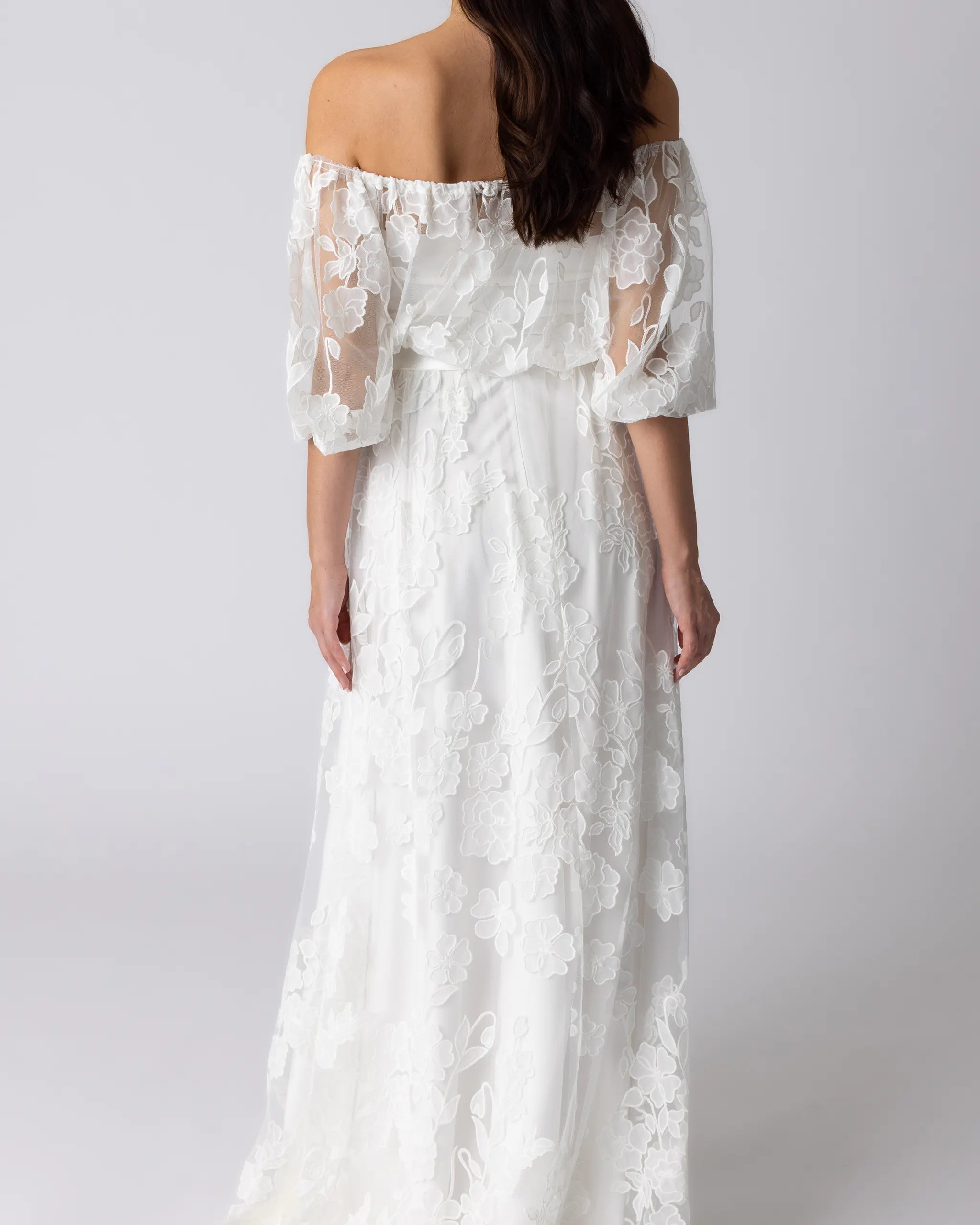 Moderner Brautkleid Zweiteiler im Boho Look mit schulterfreiem Top - Detailansicht hinten