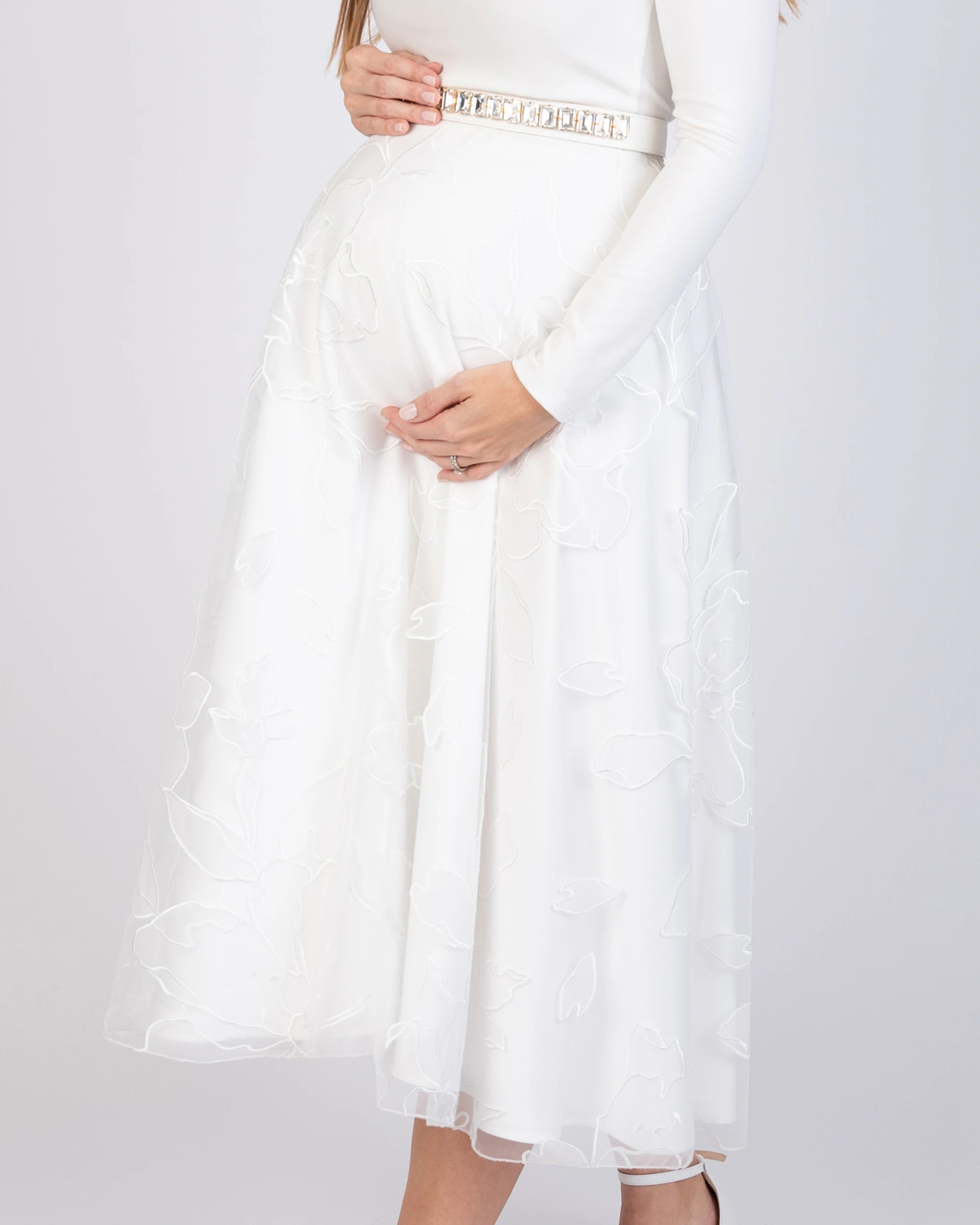 Brautkleid für Schwangere mit Tüllrock und schlichtem Body - Detailansicht