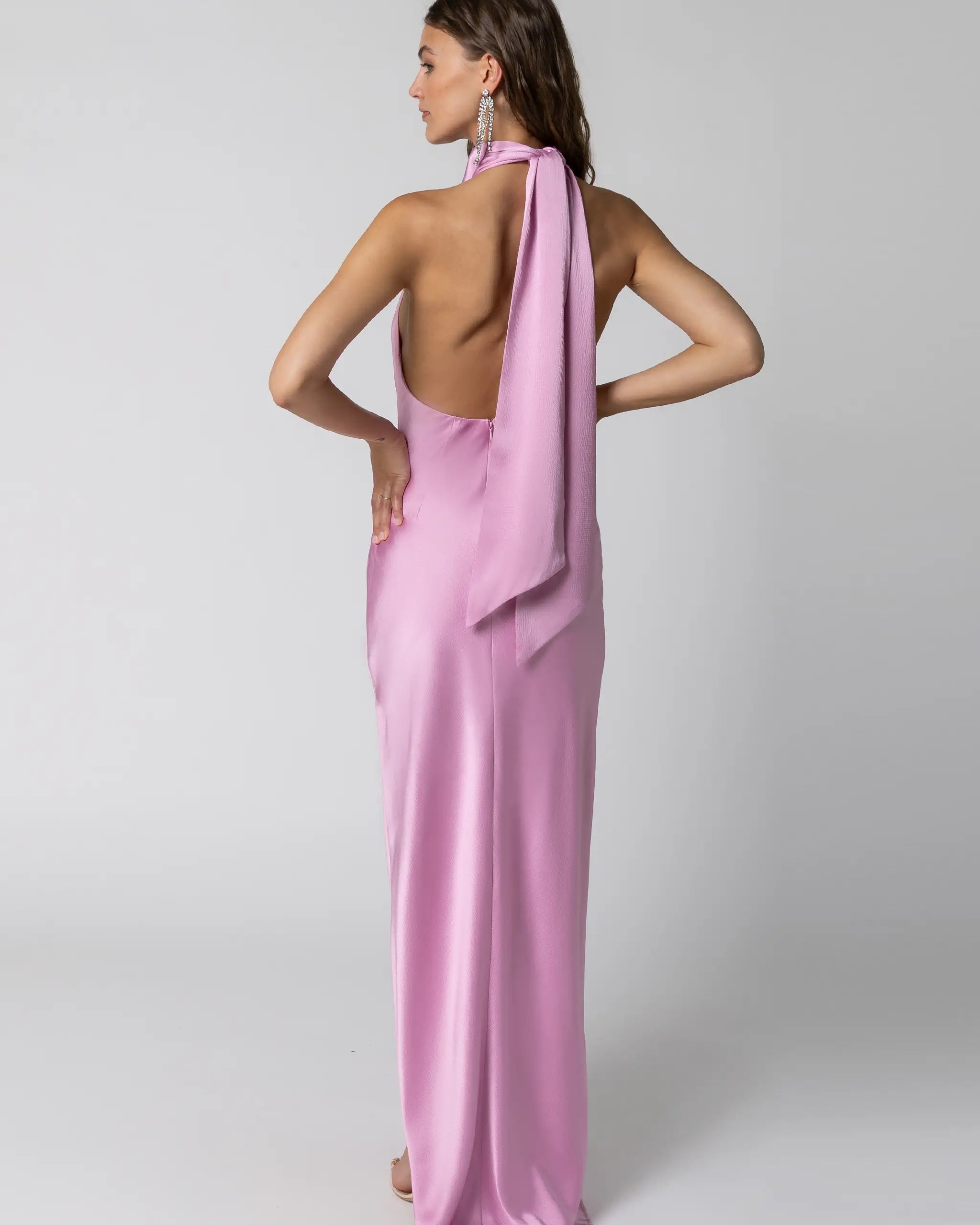 Neckholder Abendkleid in Pink mit Rueckenausschnitt - Ansicht hinten