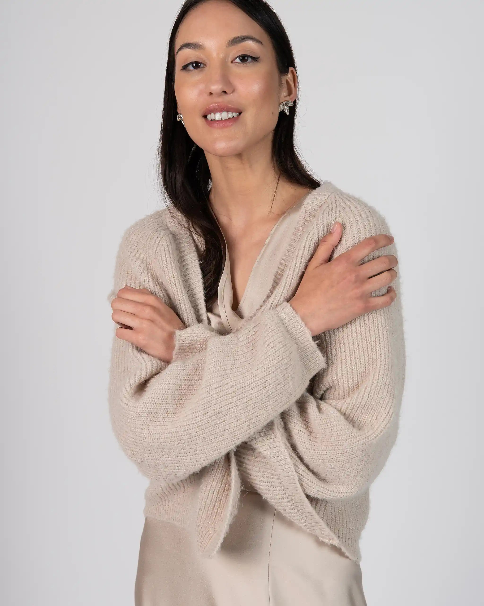 Kurze Strickjacke champagne Ansicht vorne