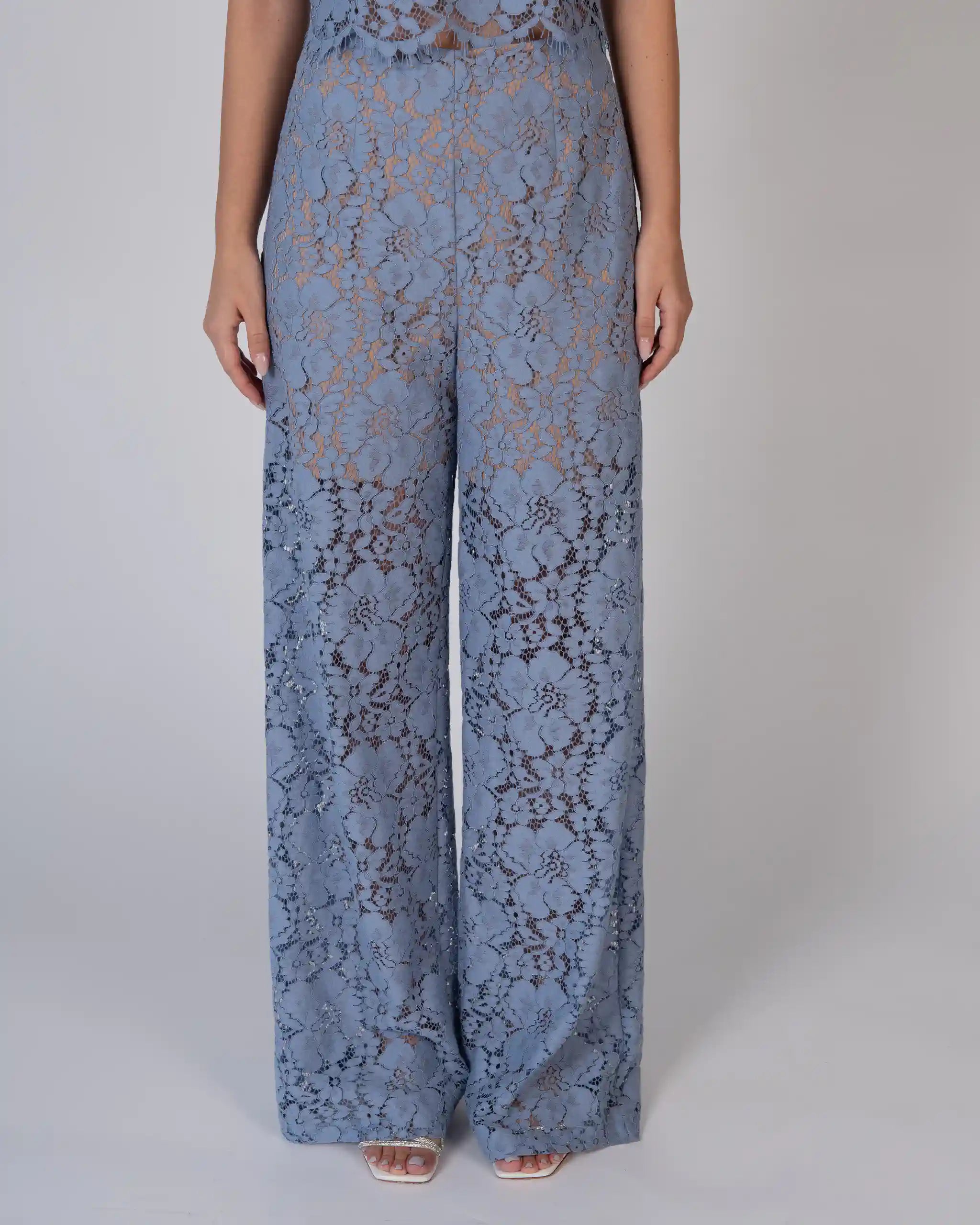 Charlie Hose aus Vintage Spitze in something blue Detailansicht