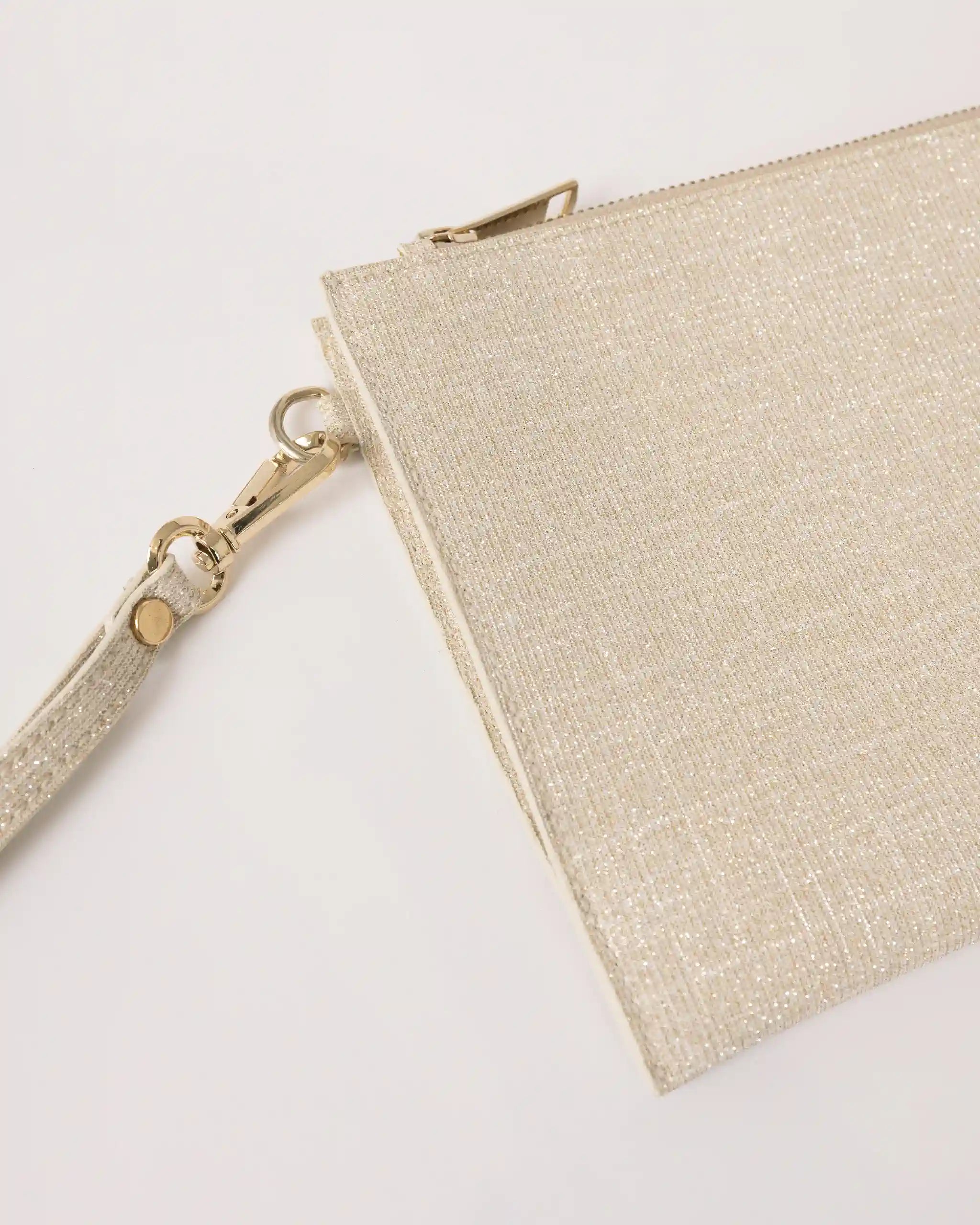 Clutch mit Glitzergewebe in Gold Detailansicht