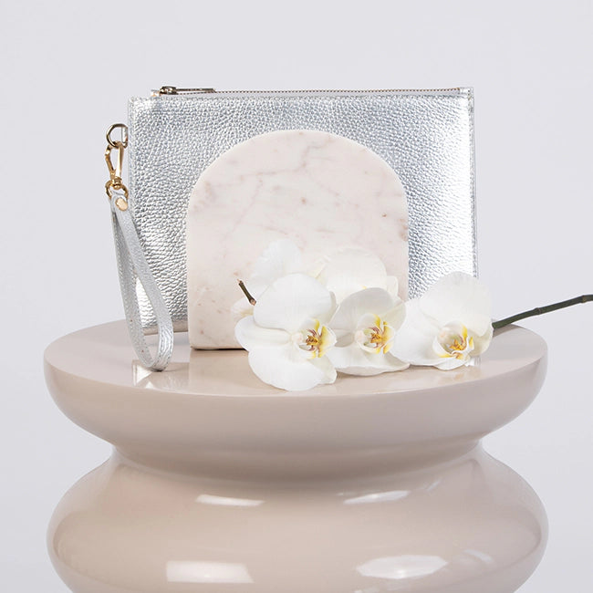 Clutches und Abendtaschen in silber, gold, beige und rosa