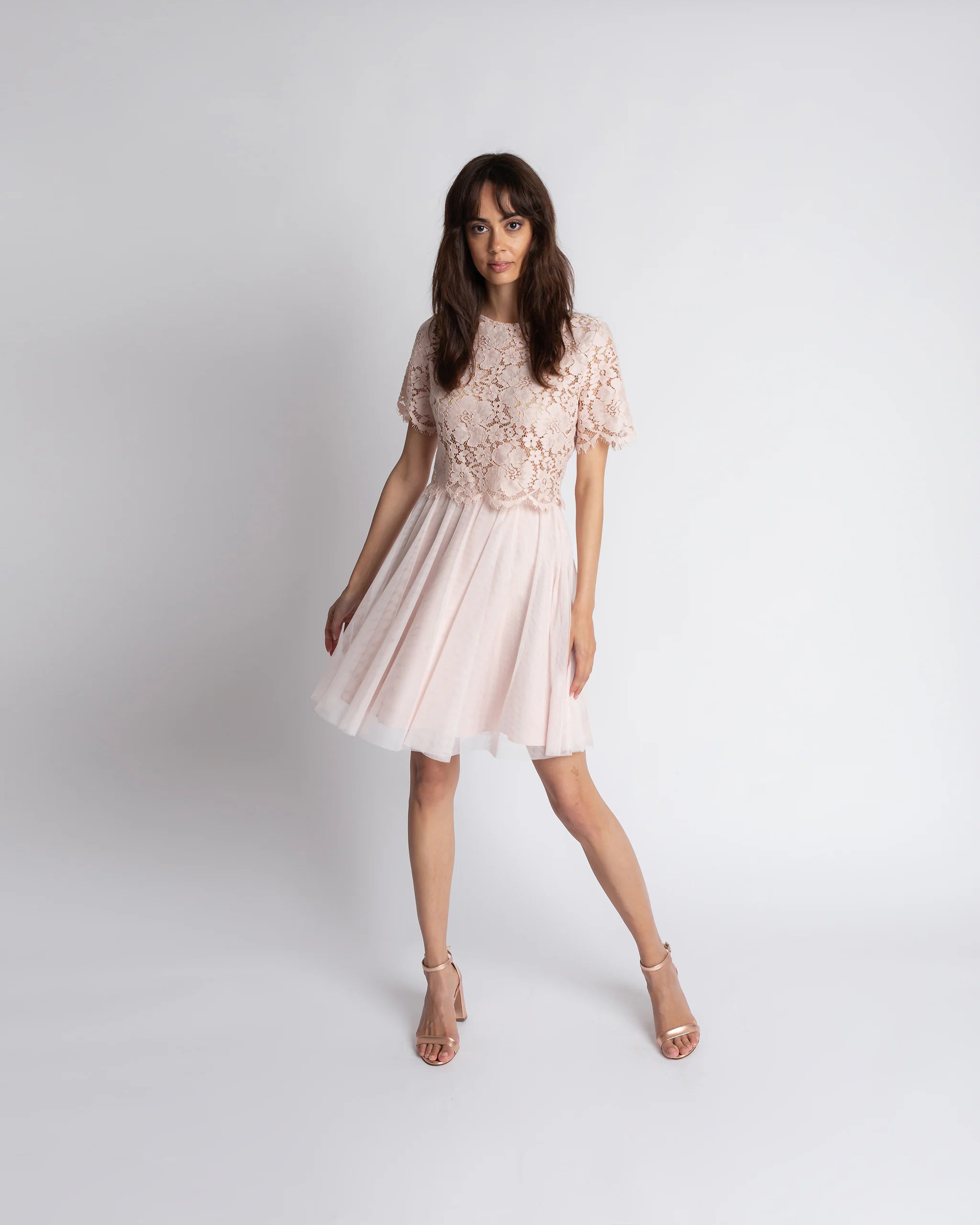 Cocktailkleid Zweiteiler mit Tüllrock und Croptop aus Vintage Spitze - Ansicht vorne