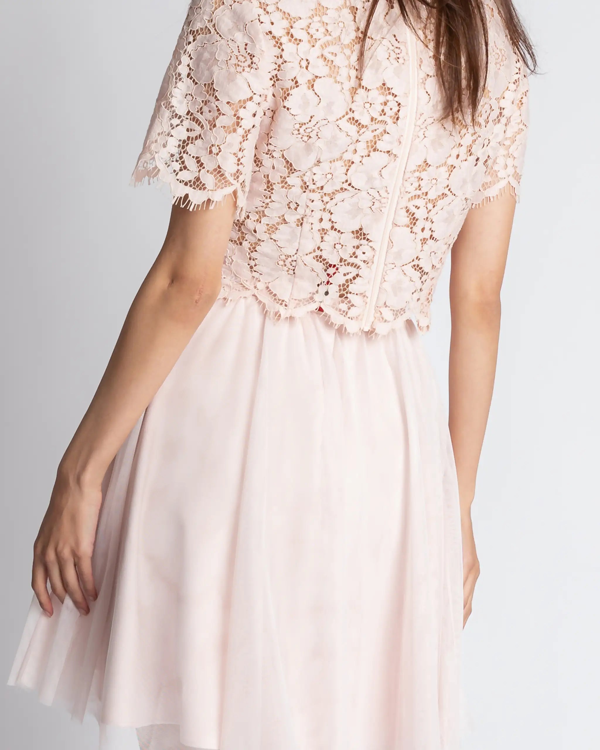 Cocktailkleid Zweiteiler mit Tüllrock und Croptop aus Vintage Spitze - Detailansicht