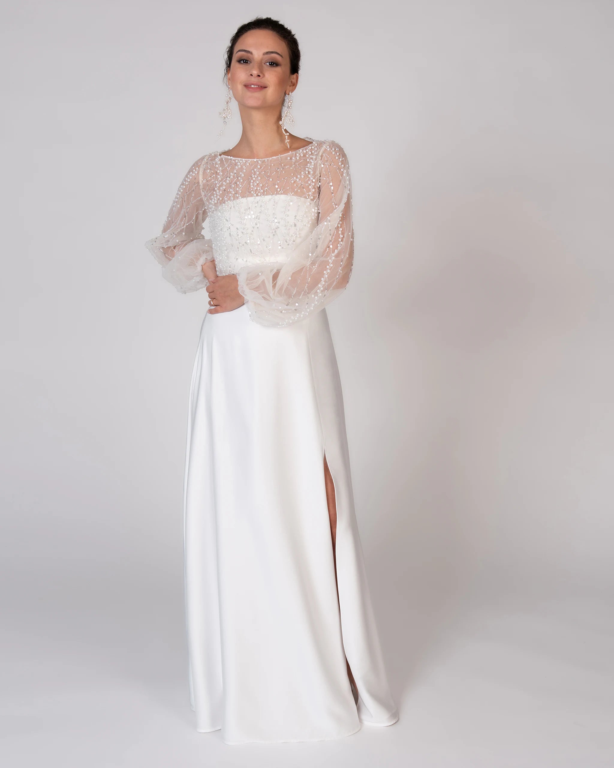 Perlenverzierte Tüll Braut Bluse mit langen Ärmeln Ansicht vorne