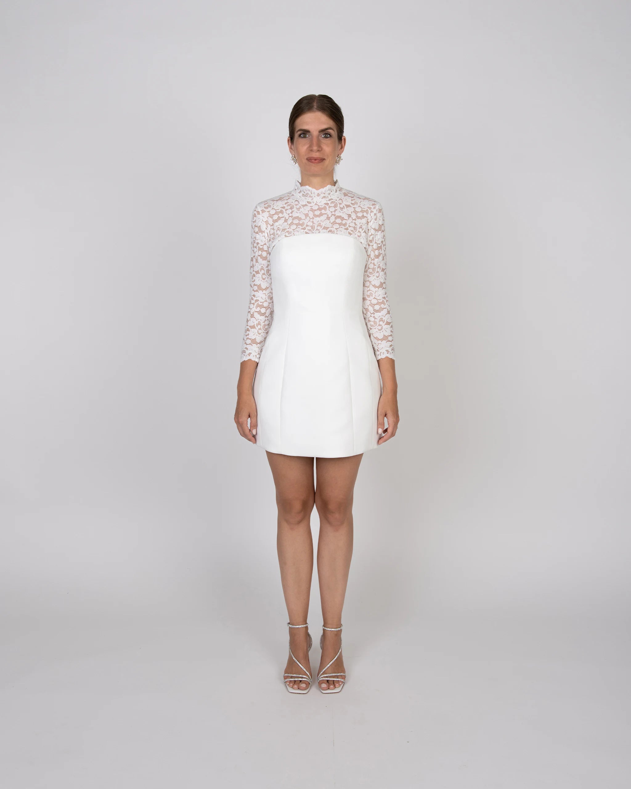 Kurzes Brautkleid für's Standesamt mit Boho Spitzenoberteil - Ansicht vorne