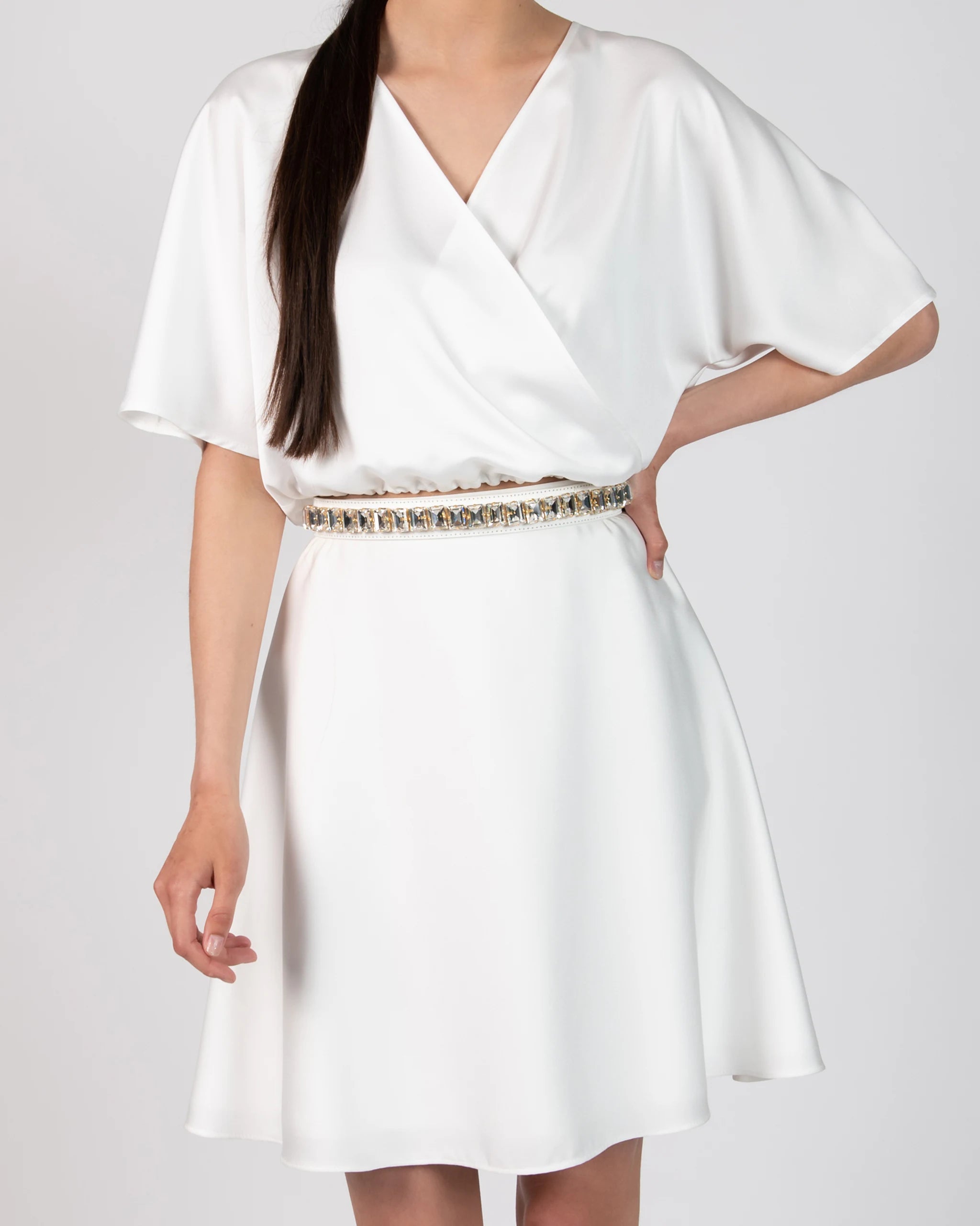 Schlichtes Satinkleid für das Standesamt Detailansicht