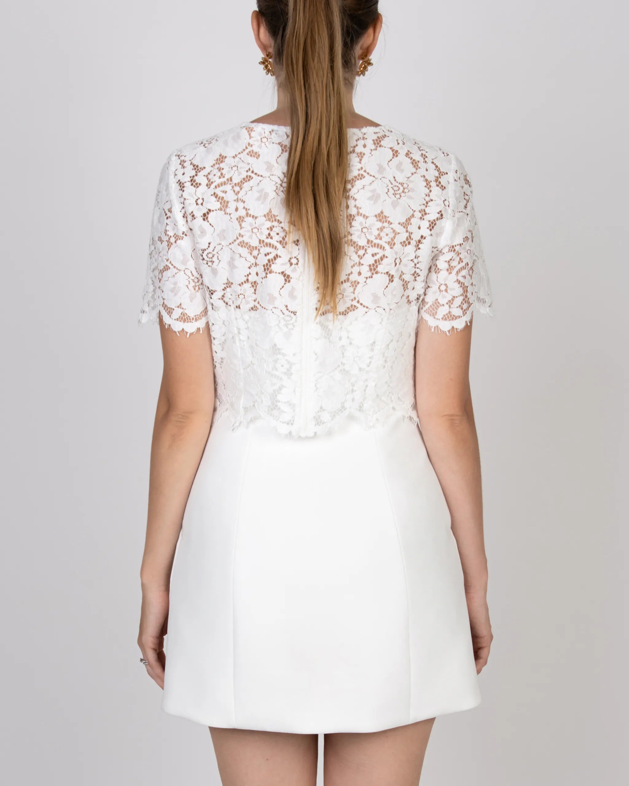 Schulterfreies Brautkleid für's Standesamt mit Croptop aus Spitze kombiniert - Ansicht hinten