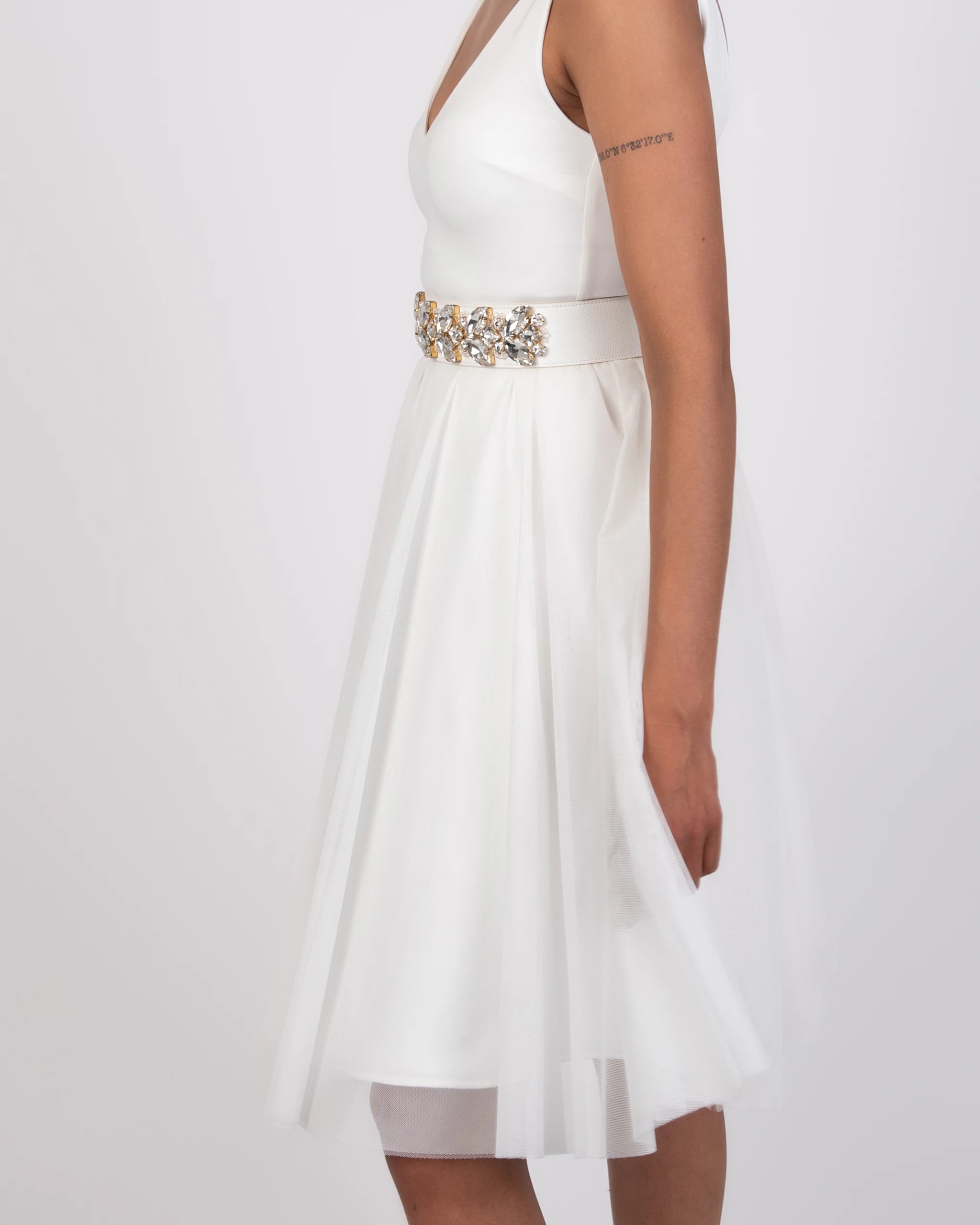 Knielanger Tüllrock weisser Brautrock Detailansicht seitlich