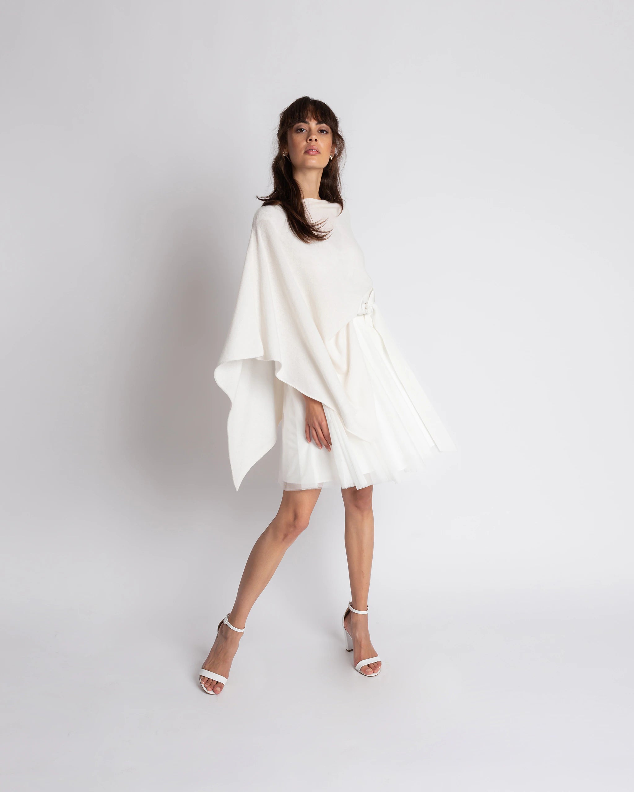 Kurzes Brautkleid für's Standesamt mit Tüllrock - Ansicht vorne