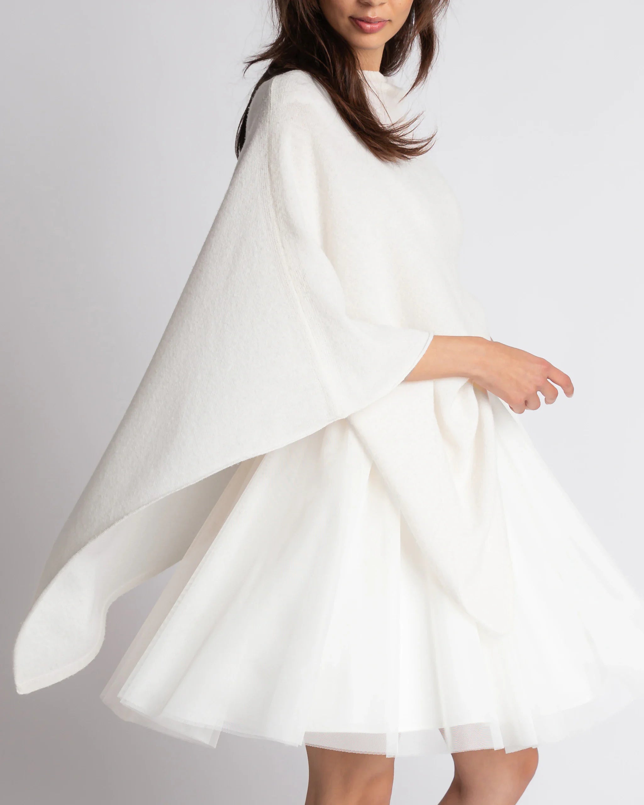 Kurzes Brautkleid für's Standesamt mit Tüllrock - Detailansicht