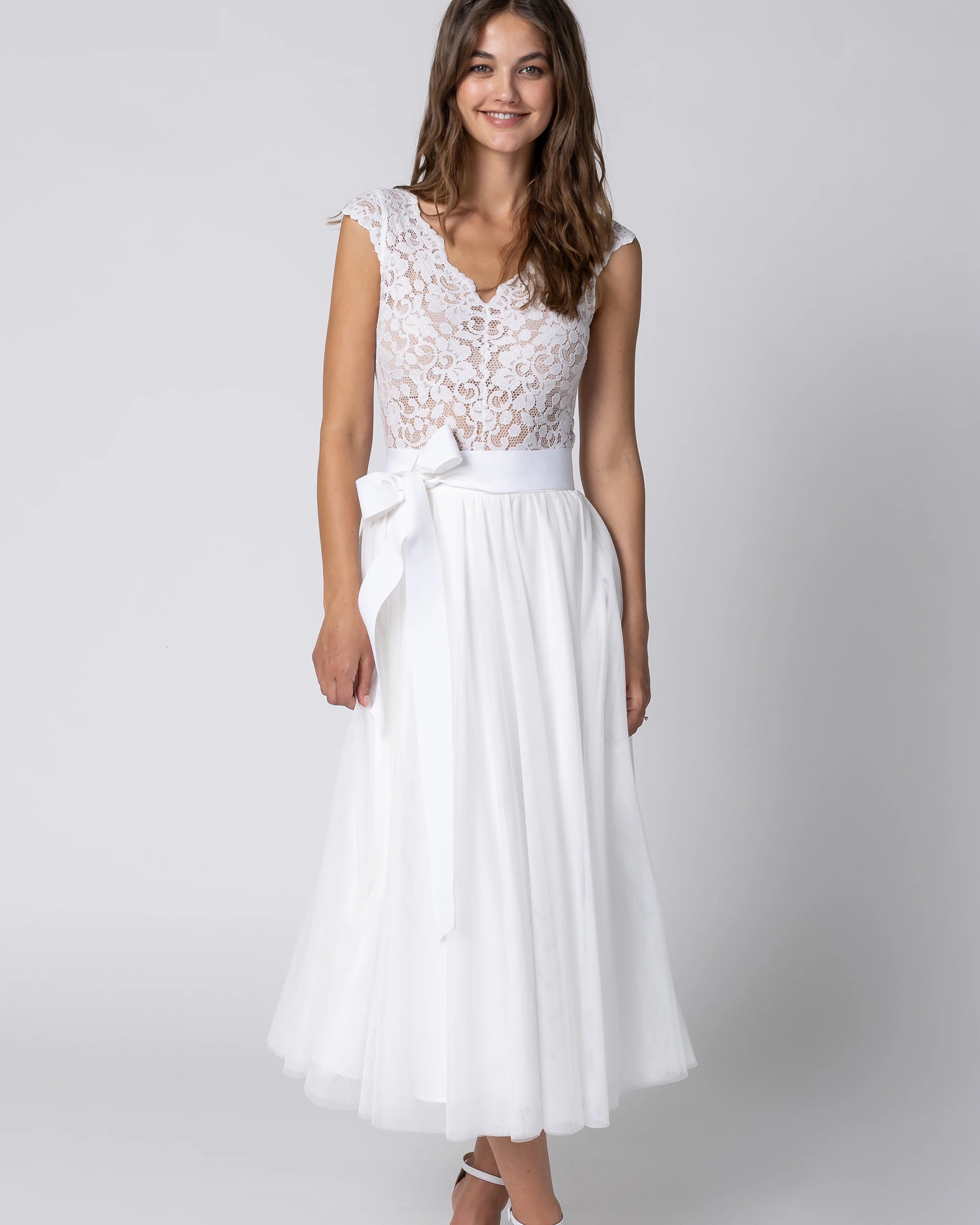 Kurzarm Brautbody aus Boho Spitze Ansicht vorne