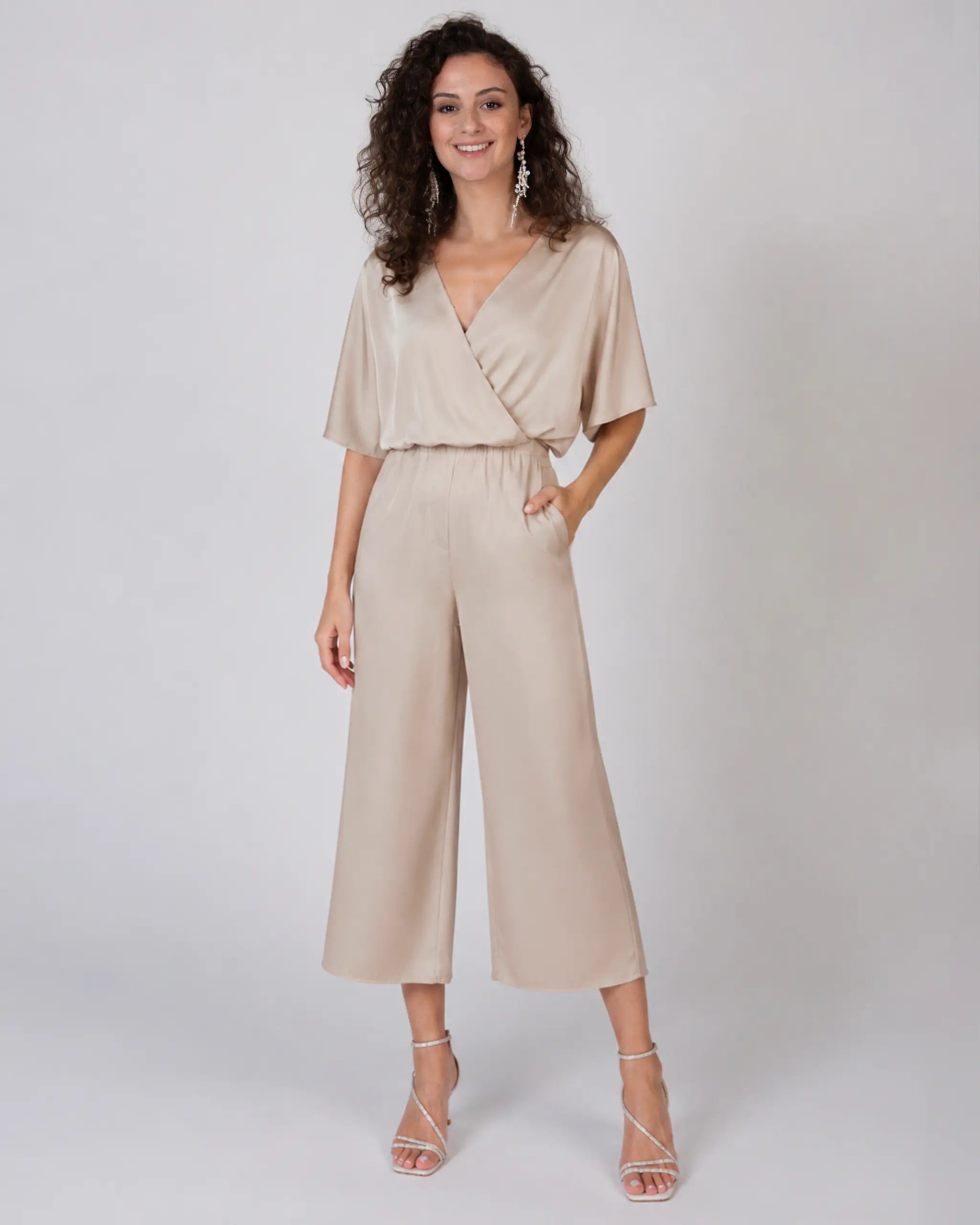 Satin Culotte für Hochzeitsgäste in champagner Ansicht vorne