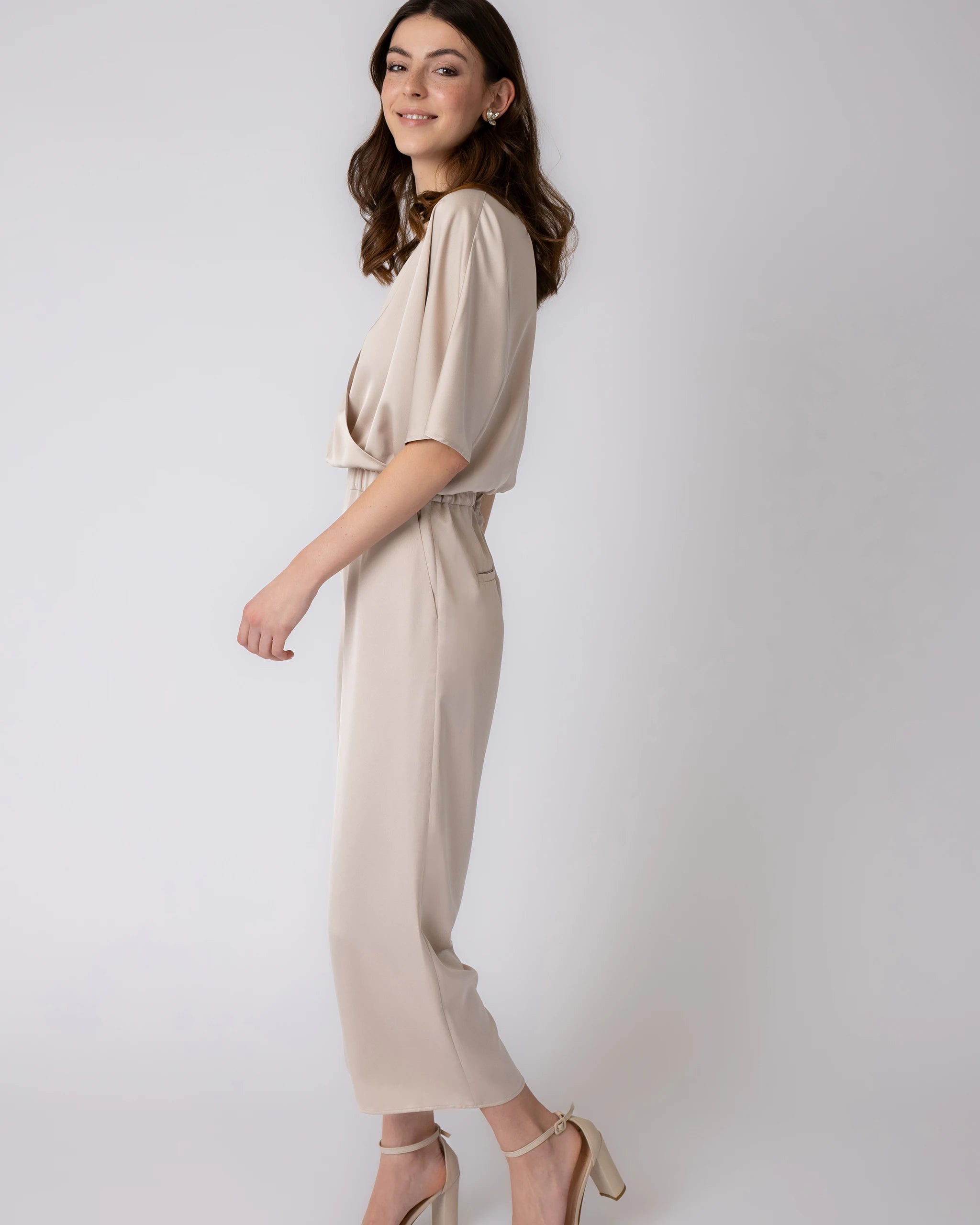 Satin Culotte für Hochzeitsgäste in champagner Ansicht Seite