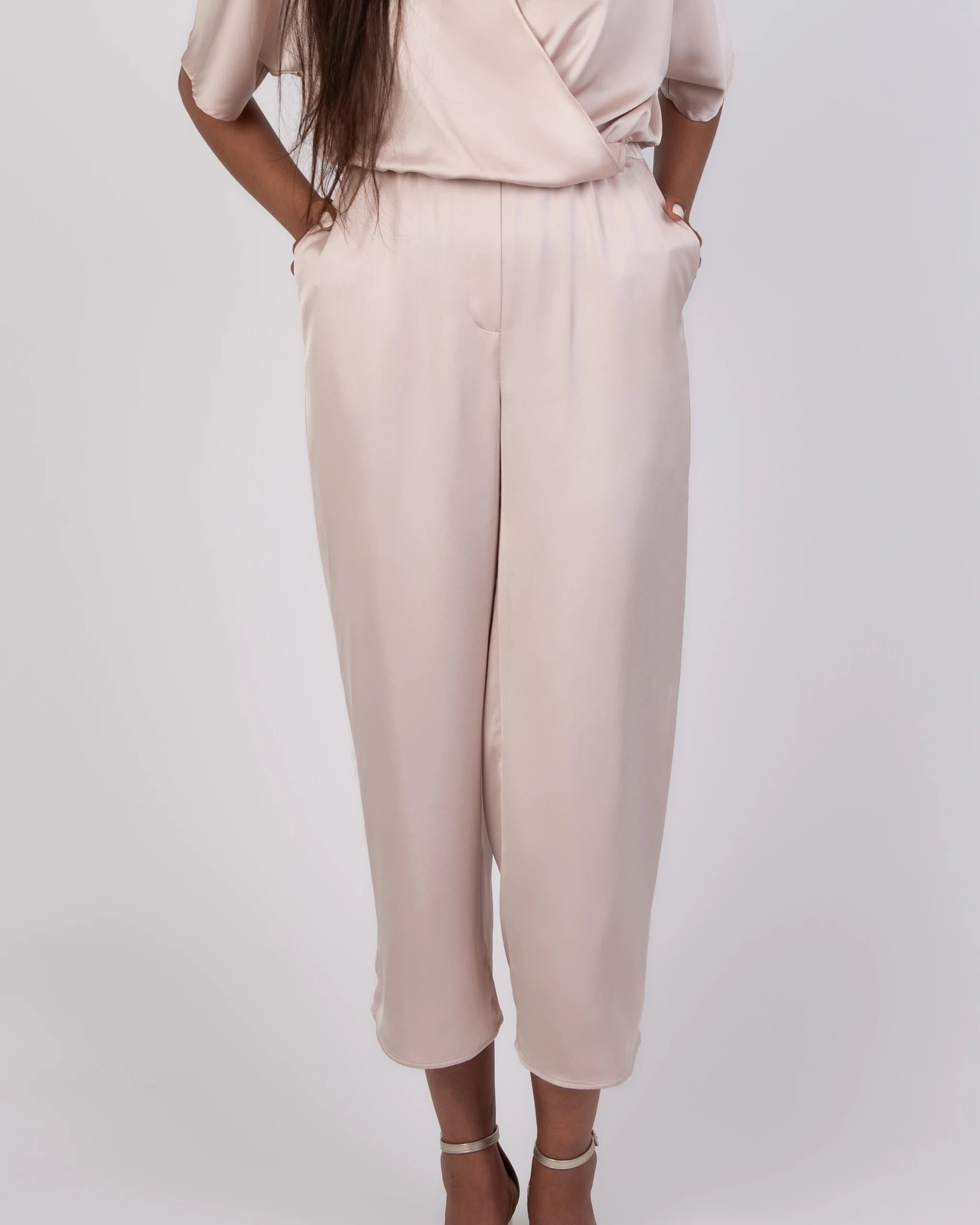 Satin Culotte für Hochzeitsgäste in rosa Detailansicht