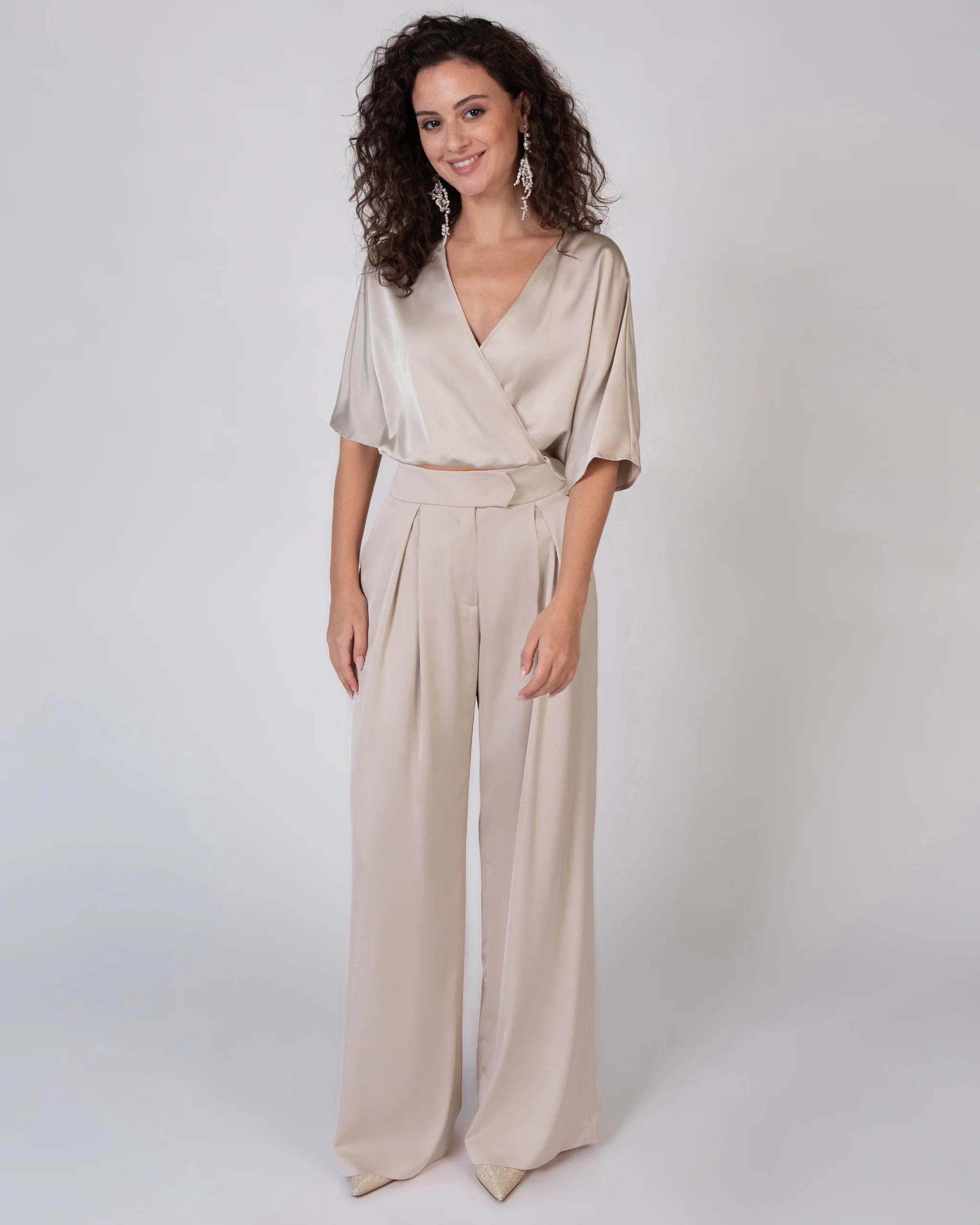 Marlene Hose aus elegantem Satin in champagne Ansicht vorne