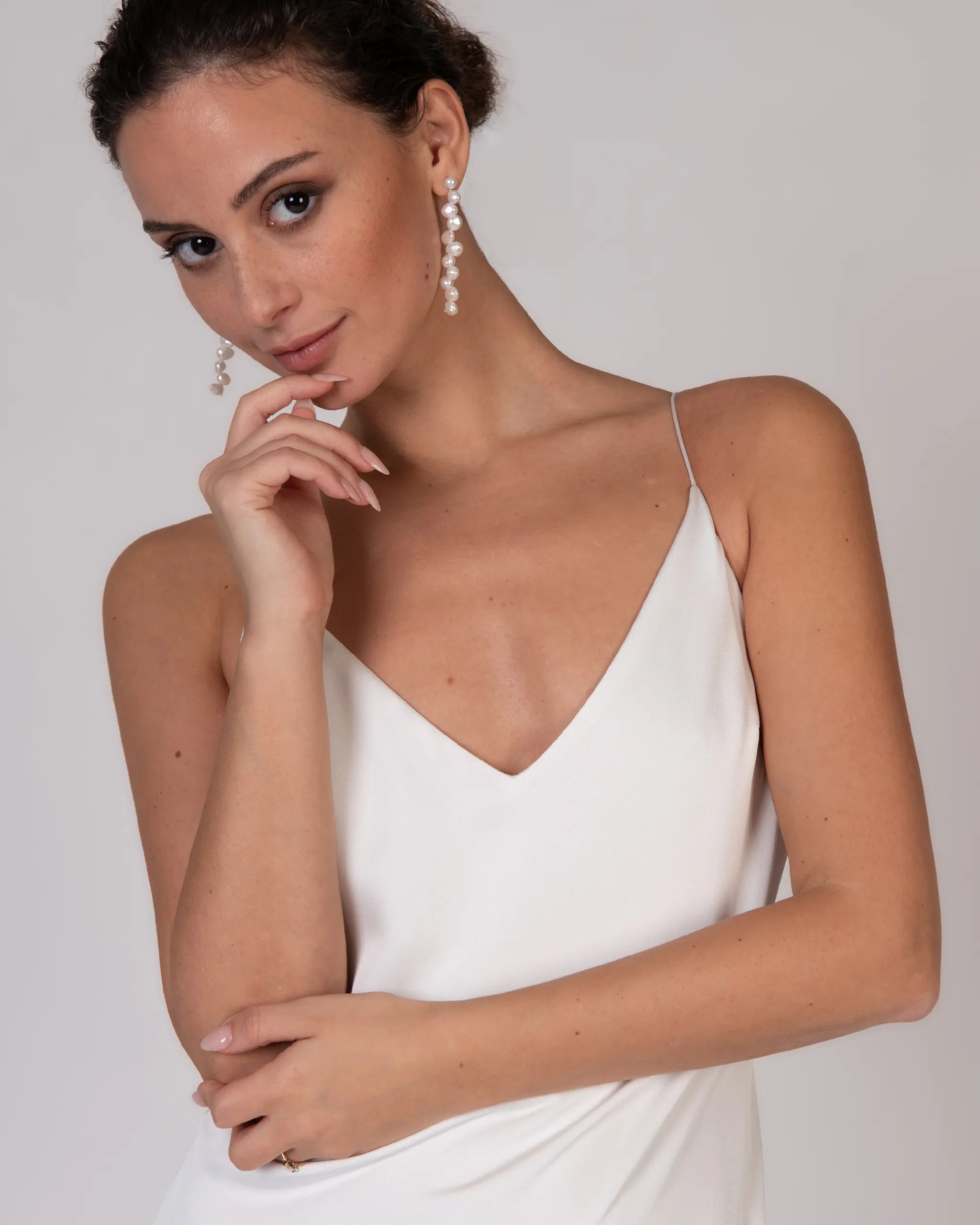 Bodenlanges schlichtes Satin Brautkleid Detailansicht