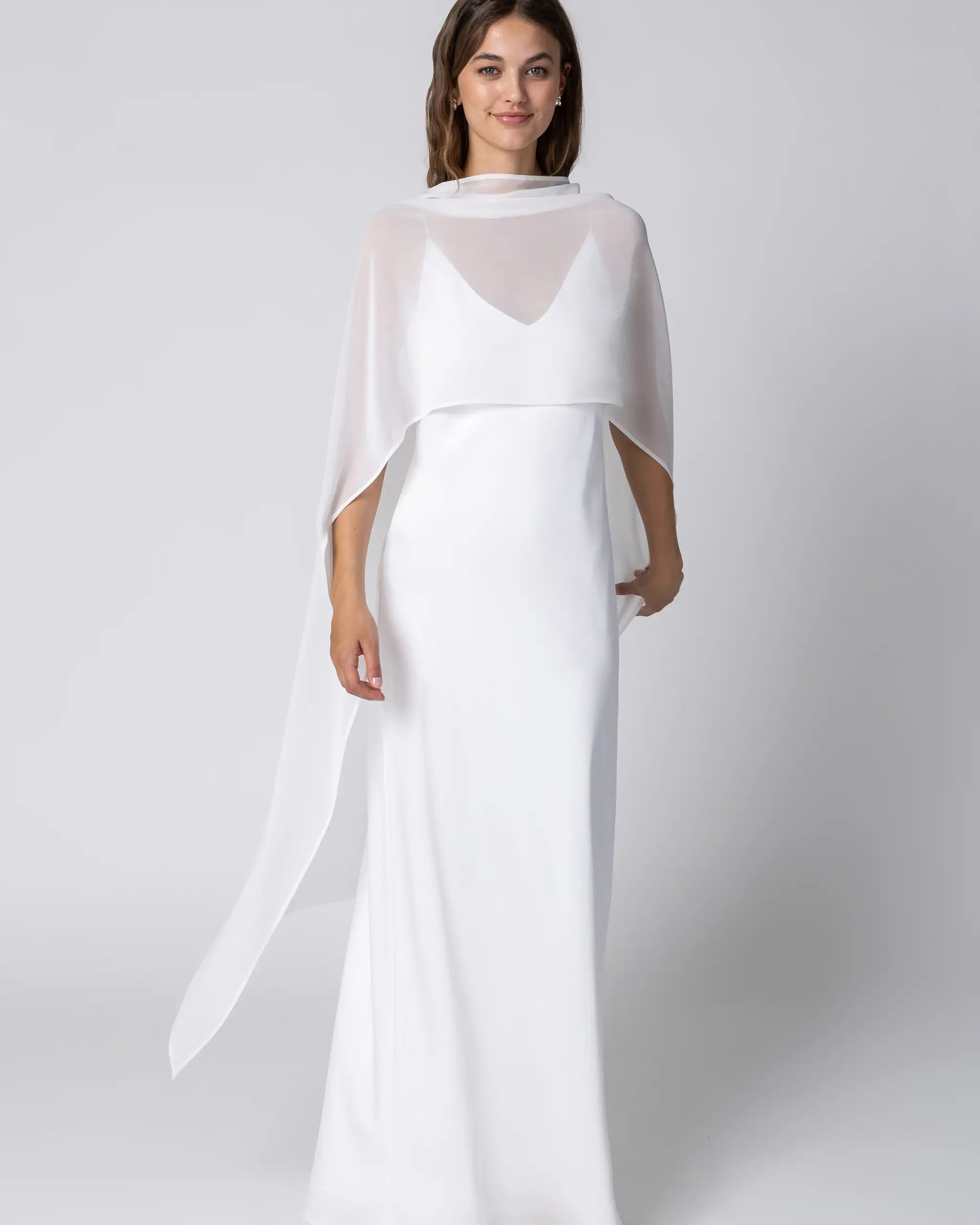 Modernes schlichtes Brautkleid mit schmalen Traegern Slip Dress Rueckenausschnitt bodenlang - Detailansicht