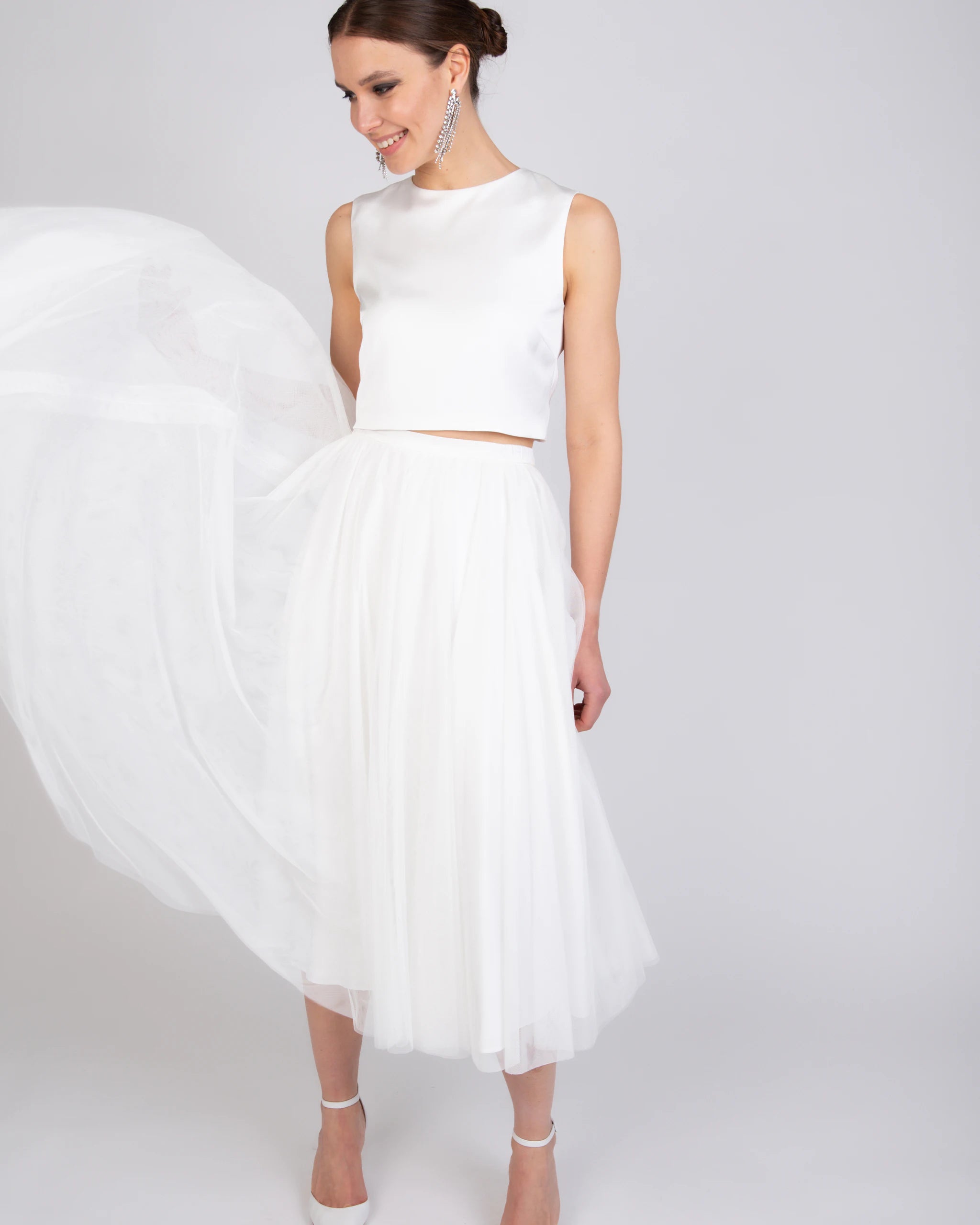 Ärmelloses Braut Crop Top mit rundhals Ausschnitt Ansicht vorne