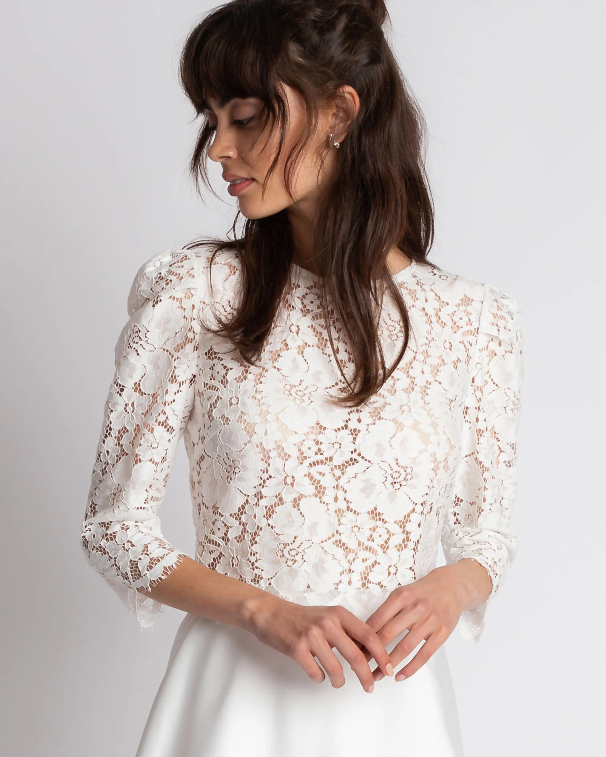 Braut Crop Top aus Vintage Spitze mit langen Ärmeln Ansicht vorne