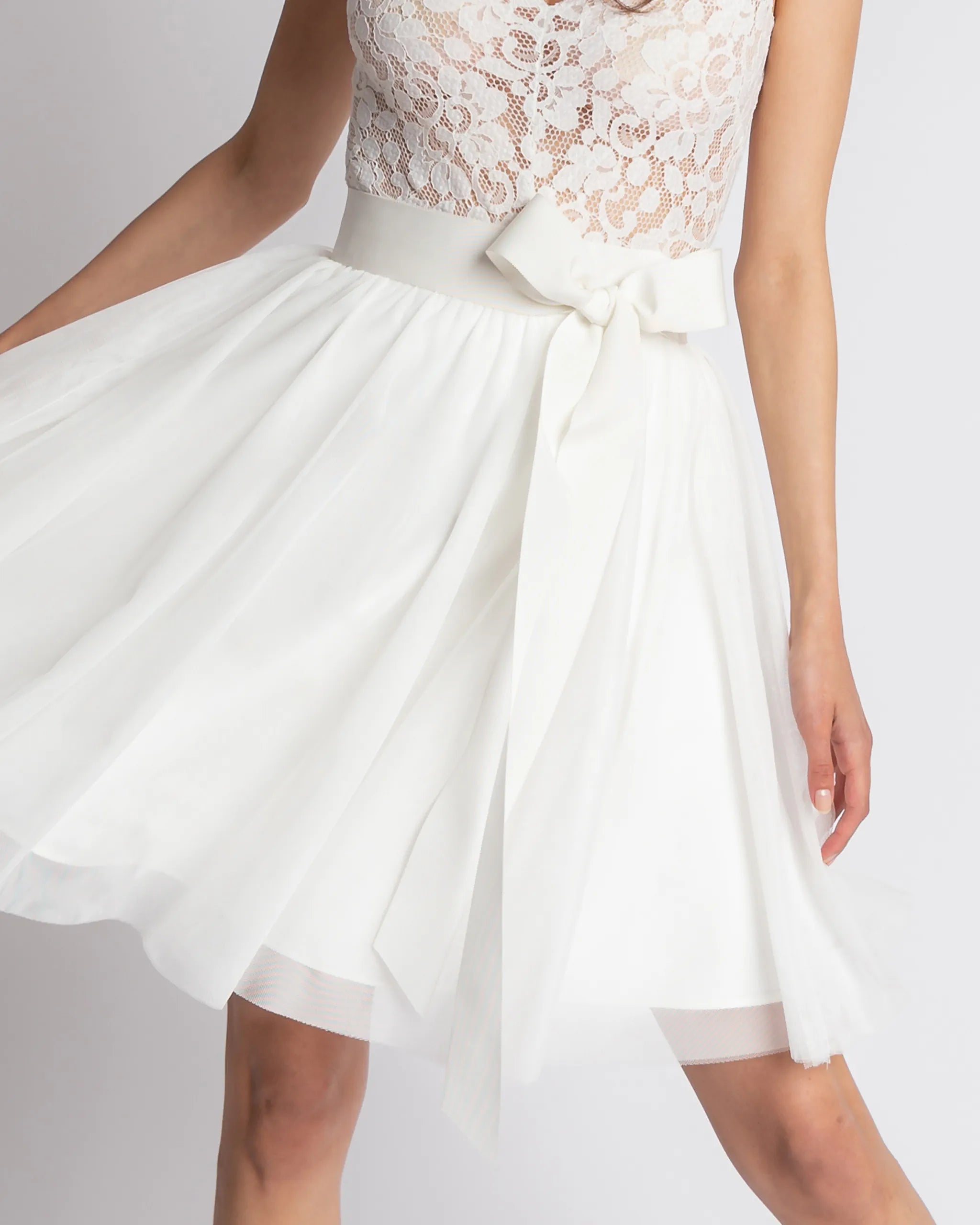 Grosgrain Schleifenband Ivory mit Masche am Model