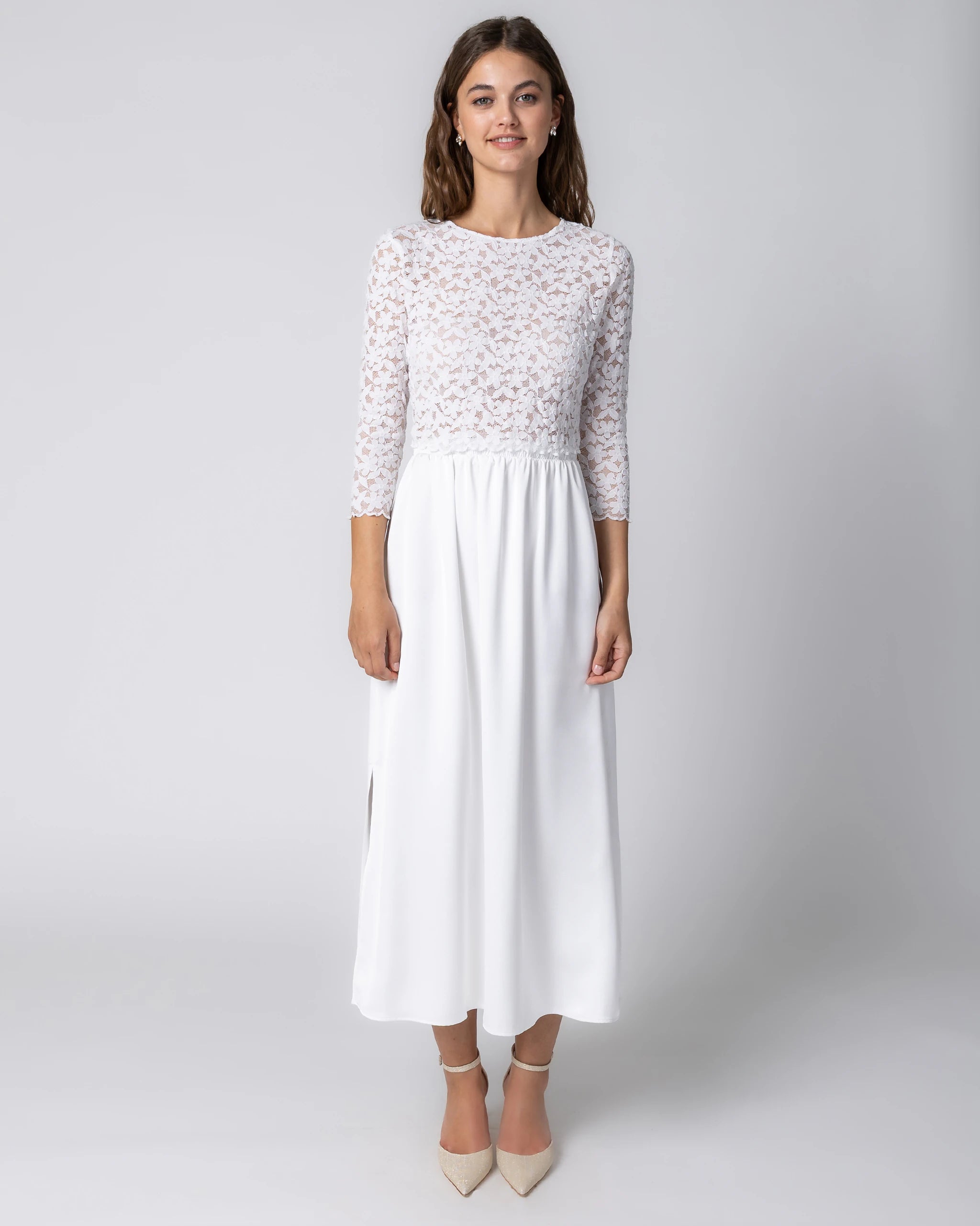 Braut Crop Top mit langen Ärmeln aus floraler Spitze Ansicht vorne
