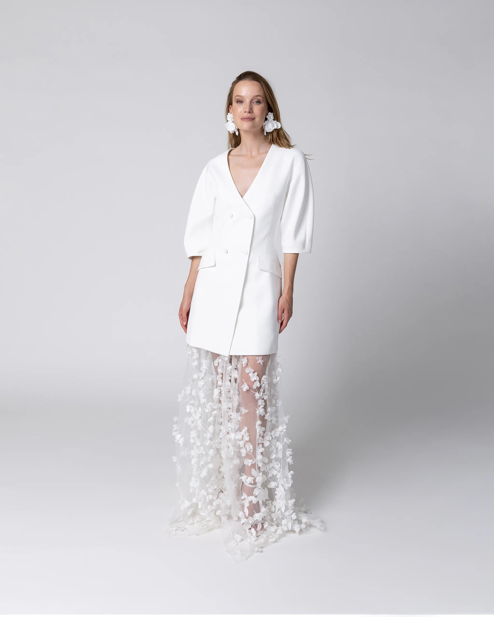 Romantisches Standesamtkleid mit Blazerkleid und transparentem 3D Blumen Brautrock in Ivory Ansicht vorne