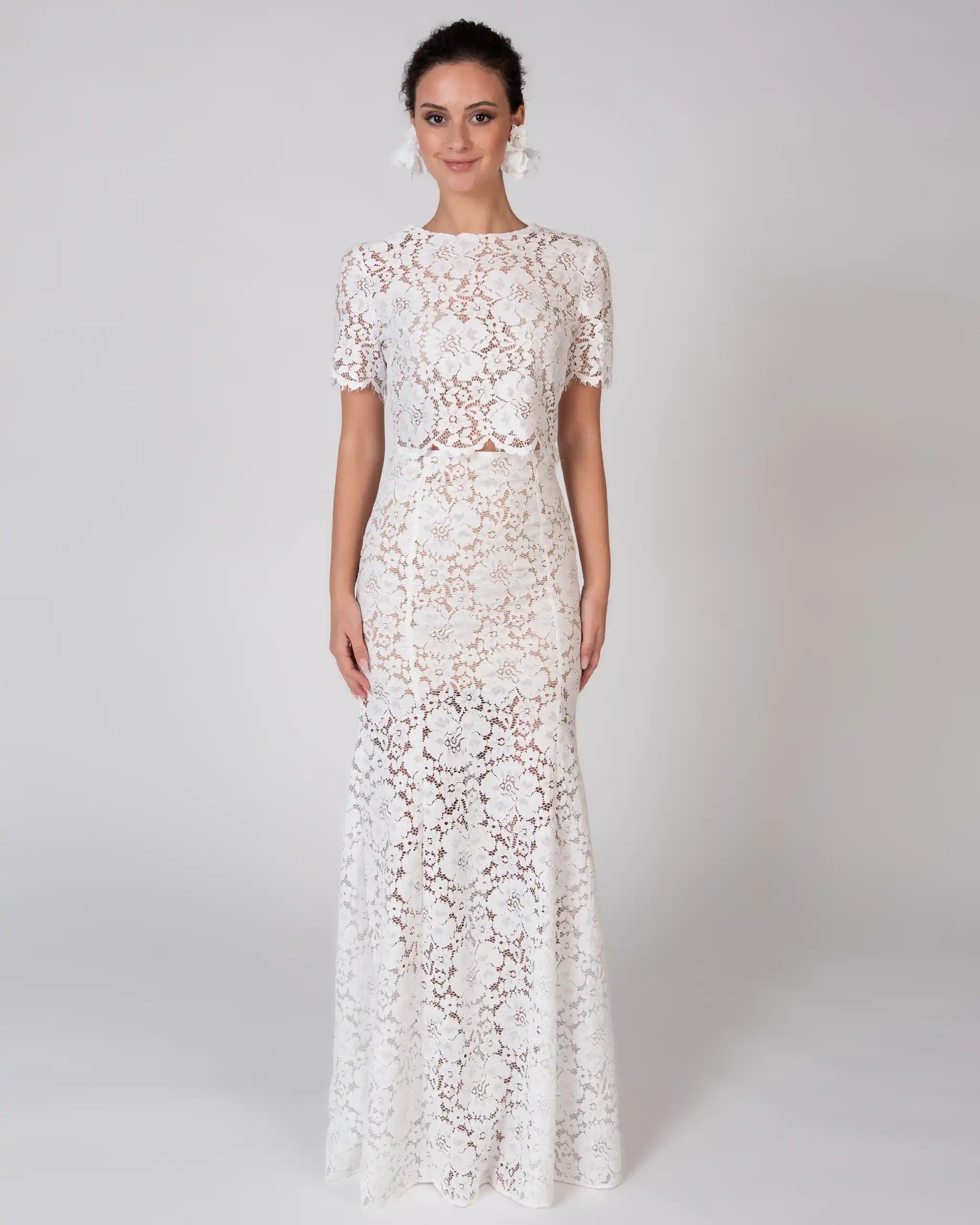 Braut Rose Rock im Fit and Flair Schnitt aus Vintage Spitze Ansicht vorne