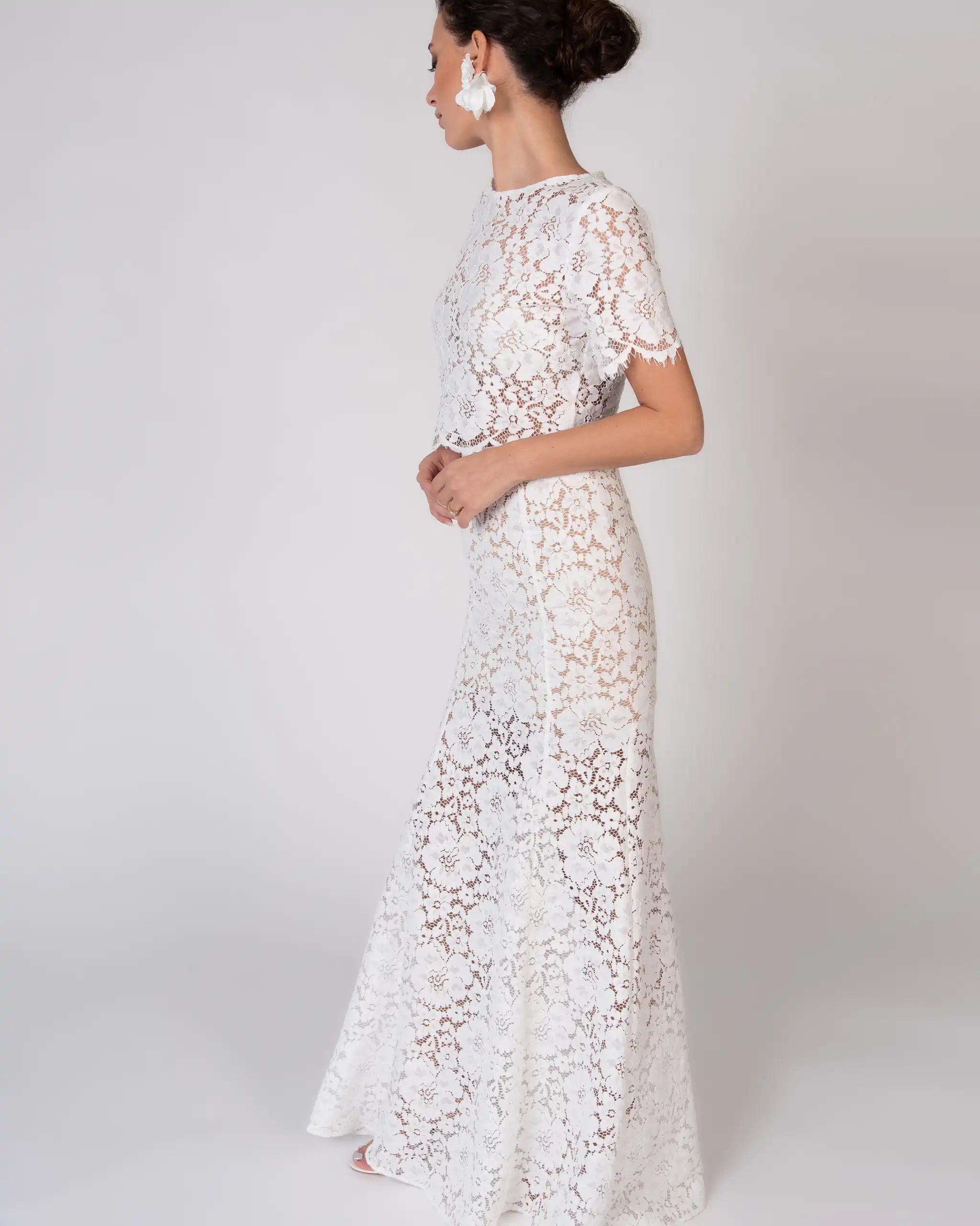 Braut Rose Rock im Fit and Flair Schnitt aus Vintage Spitze Ansicht Seite