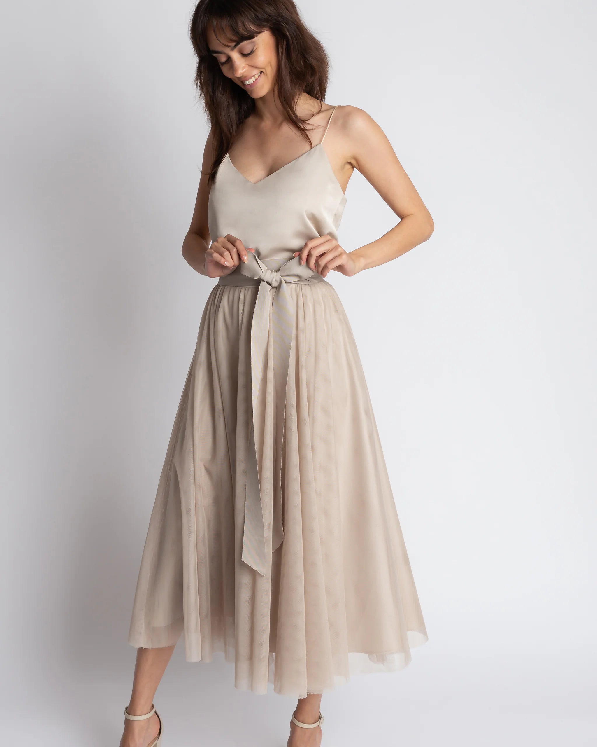 Wadenlanger Tüllrock in champagne Ansicht seitlich