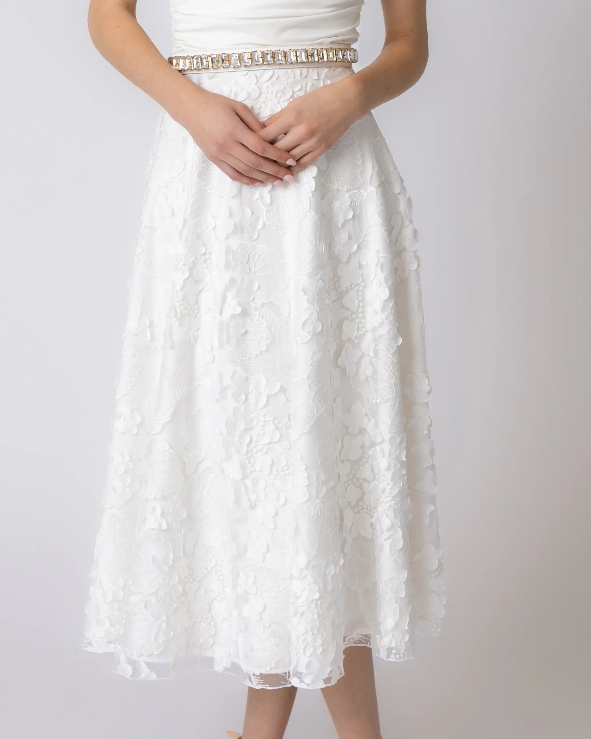 Wadenlanger Braut Tüllrock mit 3D-Blumen Detailansicht