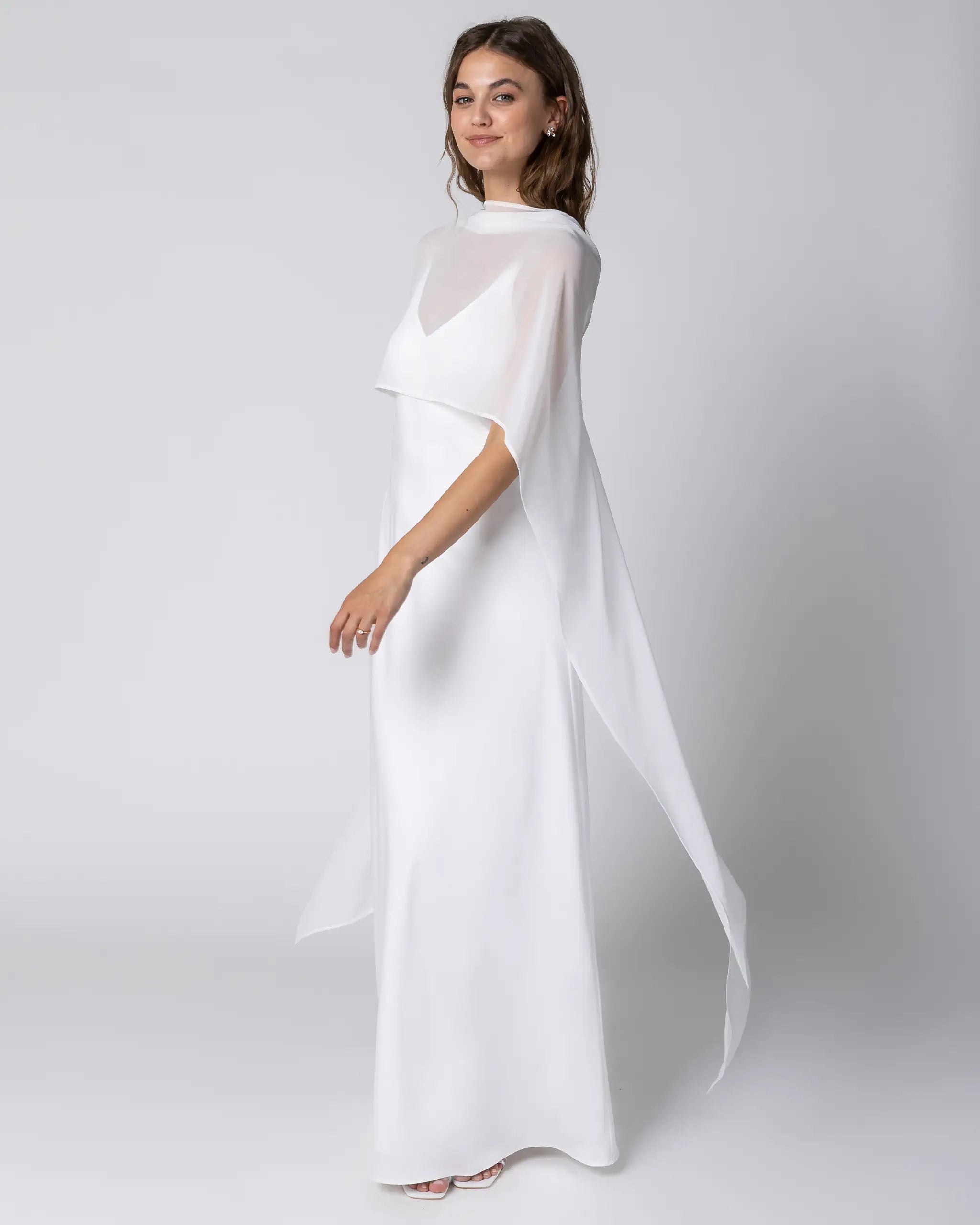Schlichter Brautschal aus Chiffon Ansicht Seite
