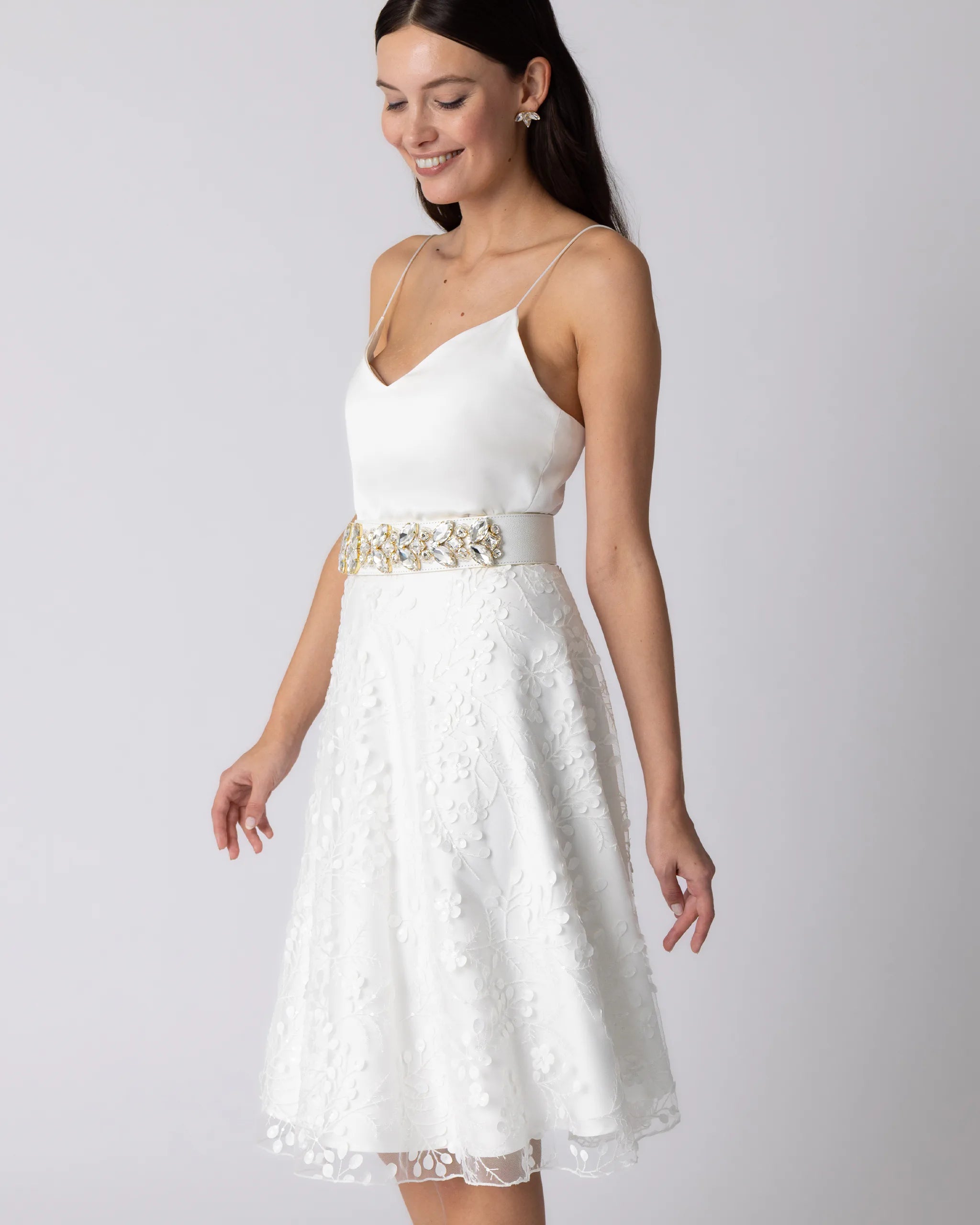 Kurzer Braut Tüllrock mit 3D-Blätter und Pailletten Ansicht Seite