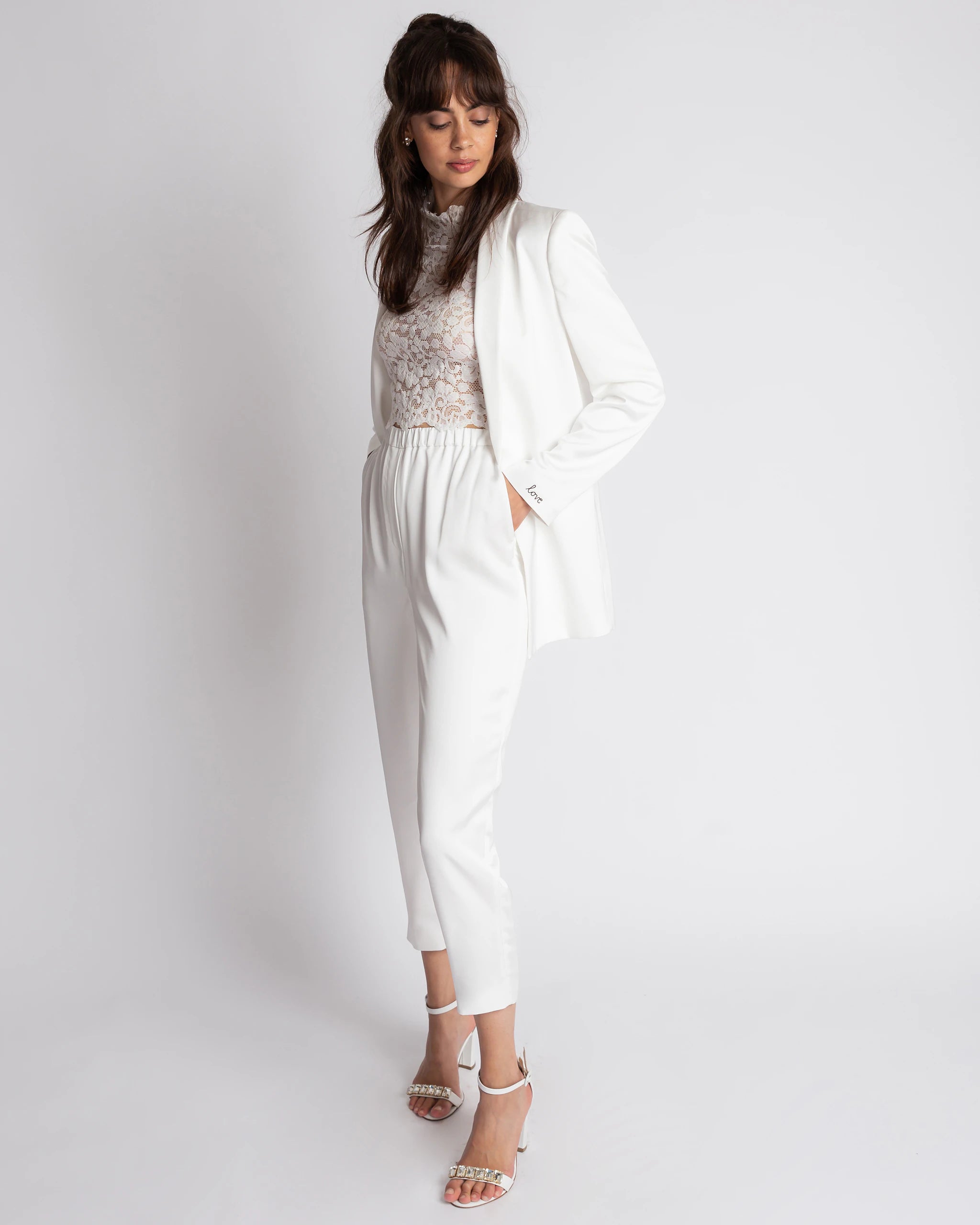 Schmal zulaufende Brauthose aus Satin ivory Ansicht vorne