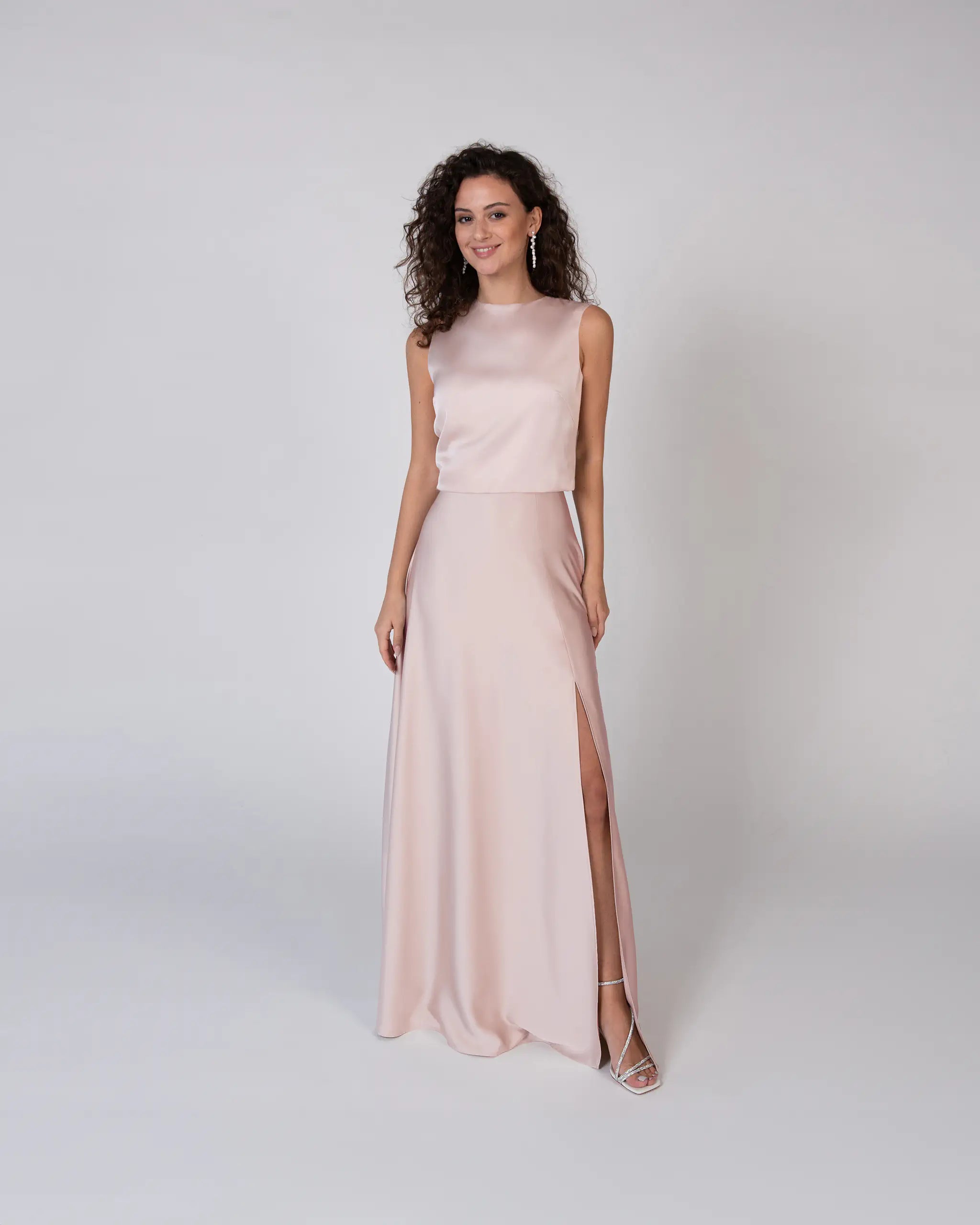 Rosa Brautjungfernkleid im Satinlook bodenlang Ansicht vorne