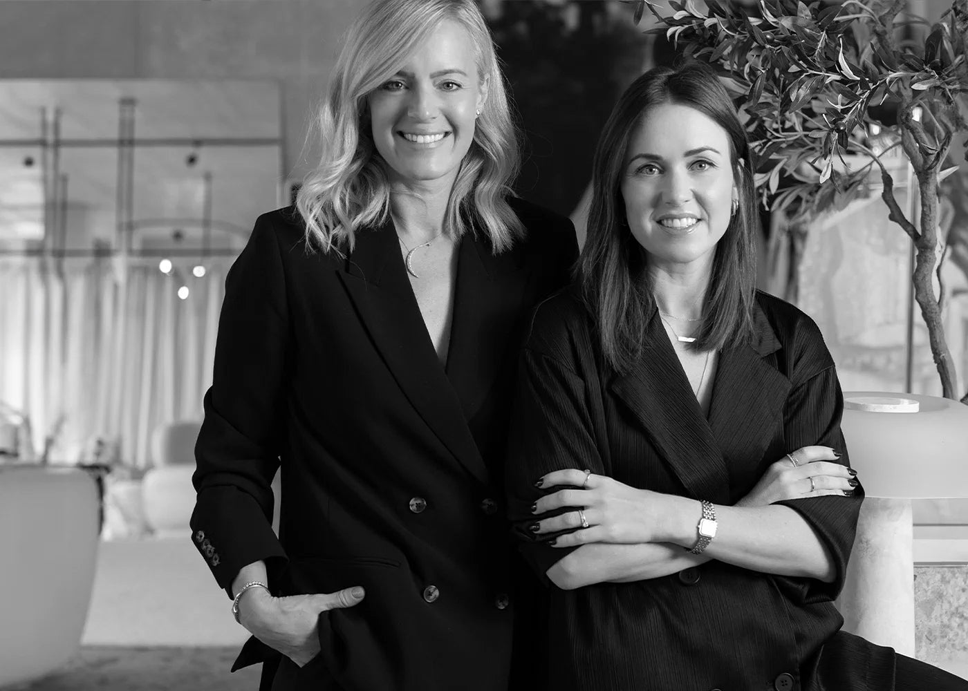 Gabi Elia und Claudia Schacher Inhaberinnen piqyourdress Brautmode und Abendmode Zürich